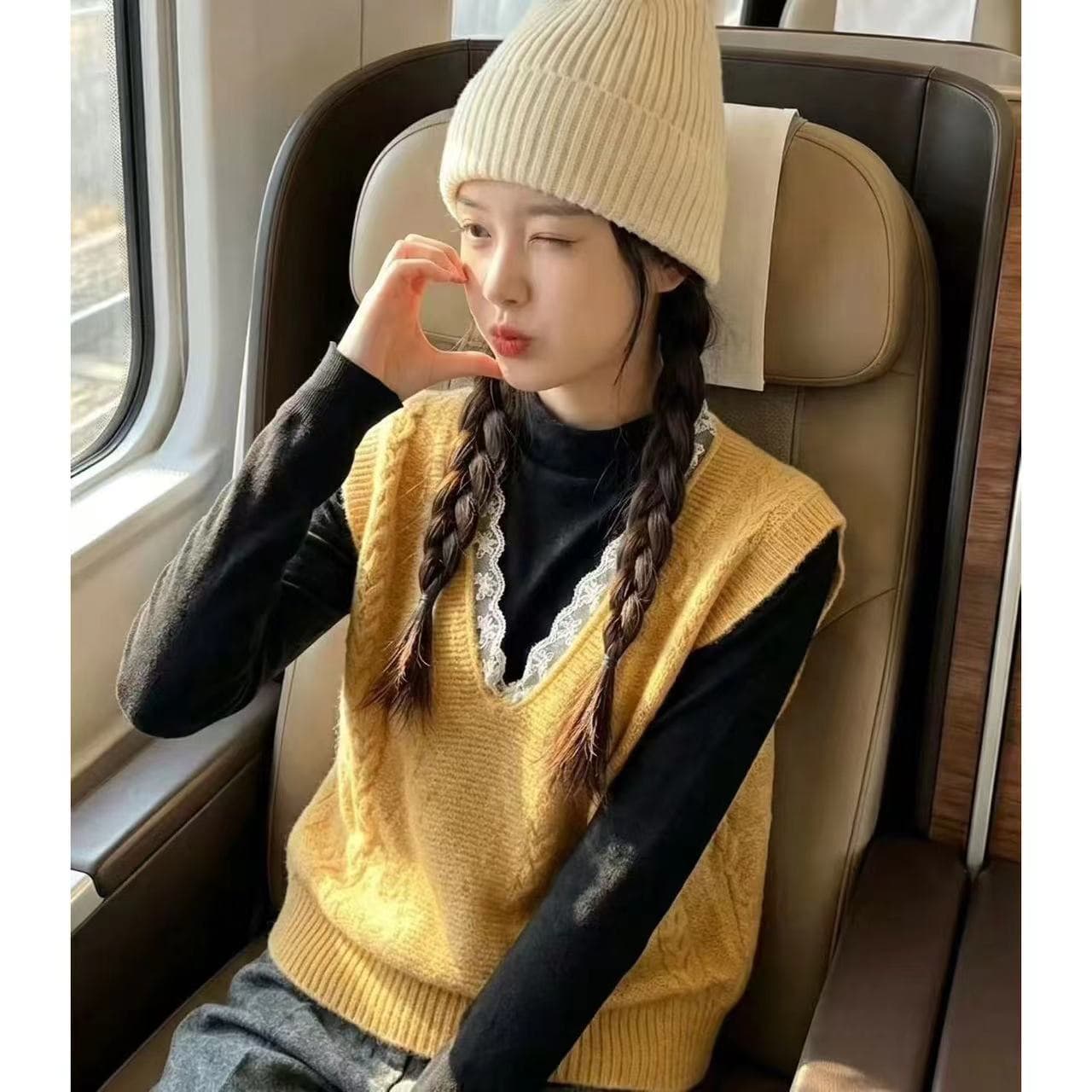 한국 스타일 디자인 센스 레이스 조각 니트 조끼 여자 가을 겨울 새로운 작은 키 스택 착용 스웨터 작은 조끼