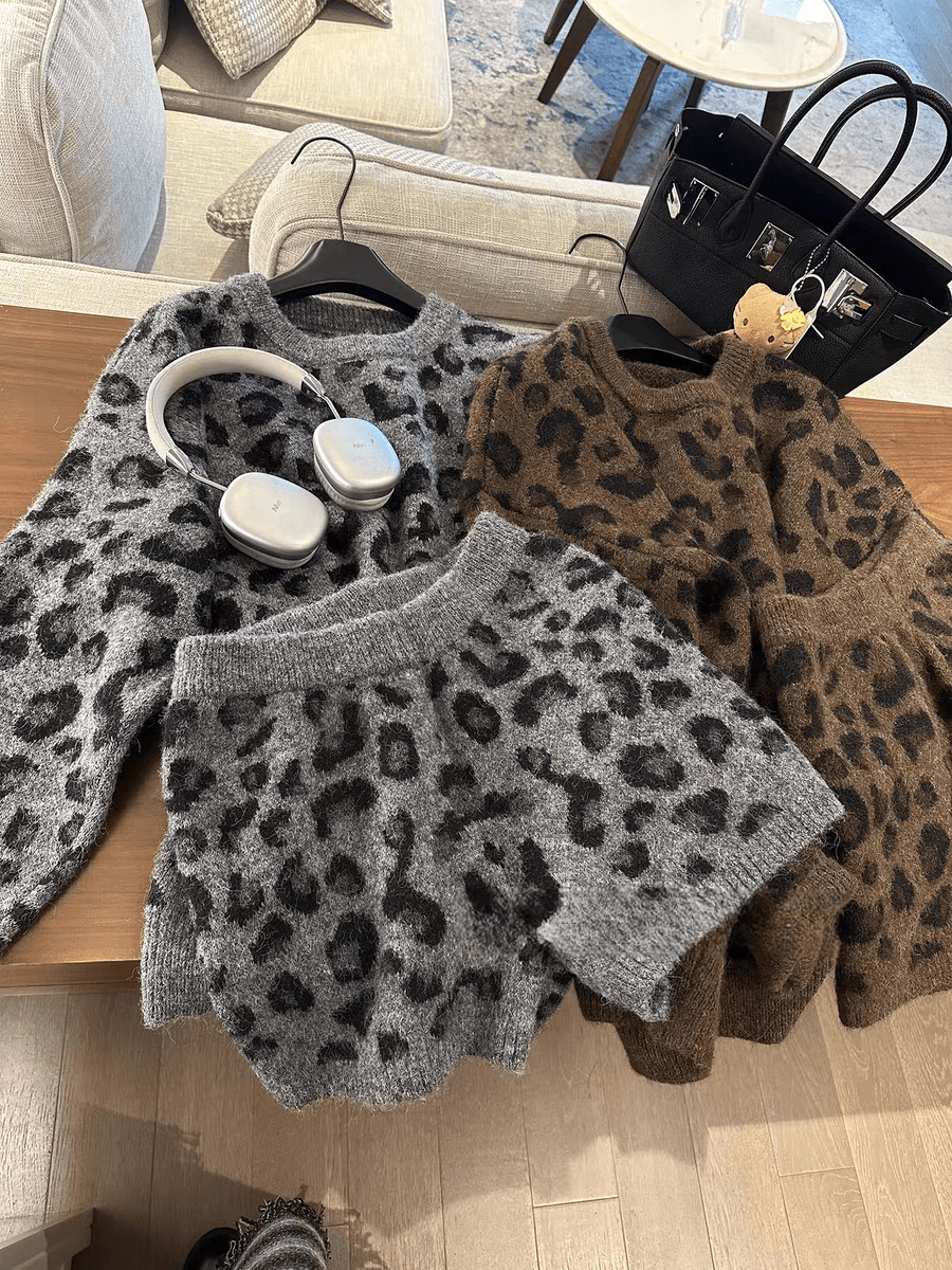 빛 럭셔리 바람 세련된 라운드 넥 레오파드 무늬 루즈핏 당겨서 플러시 긴팔 스웨터 경기 양모 하이웨이스트 반바지 투피스 세트 세트 트렌디 상세 이미지 1