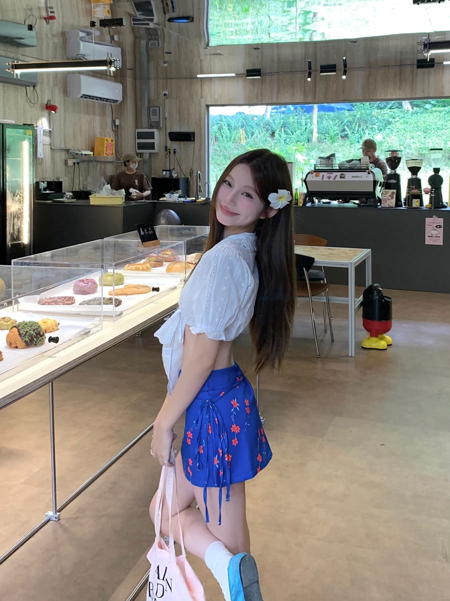 실사 프랑스식 자카드 스트랩 작은 셔츠 여성용 짧은 소매 셔츠 맨위 파란색 꽃무늬 반신 스커트 미니 스커트 이미지 4