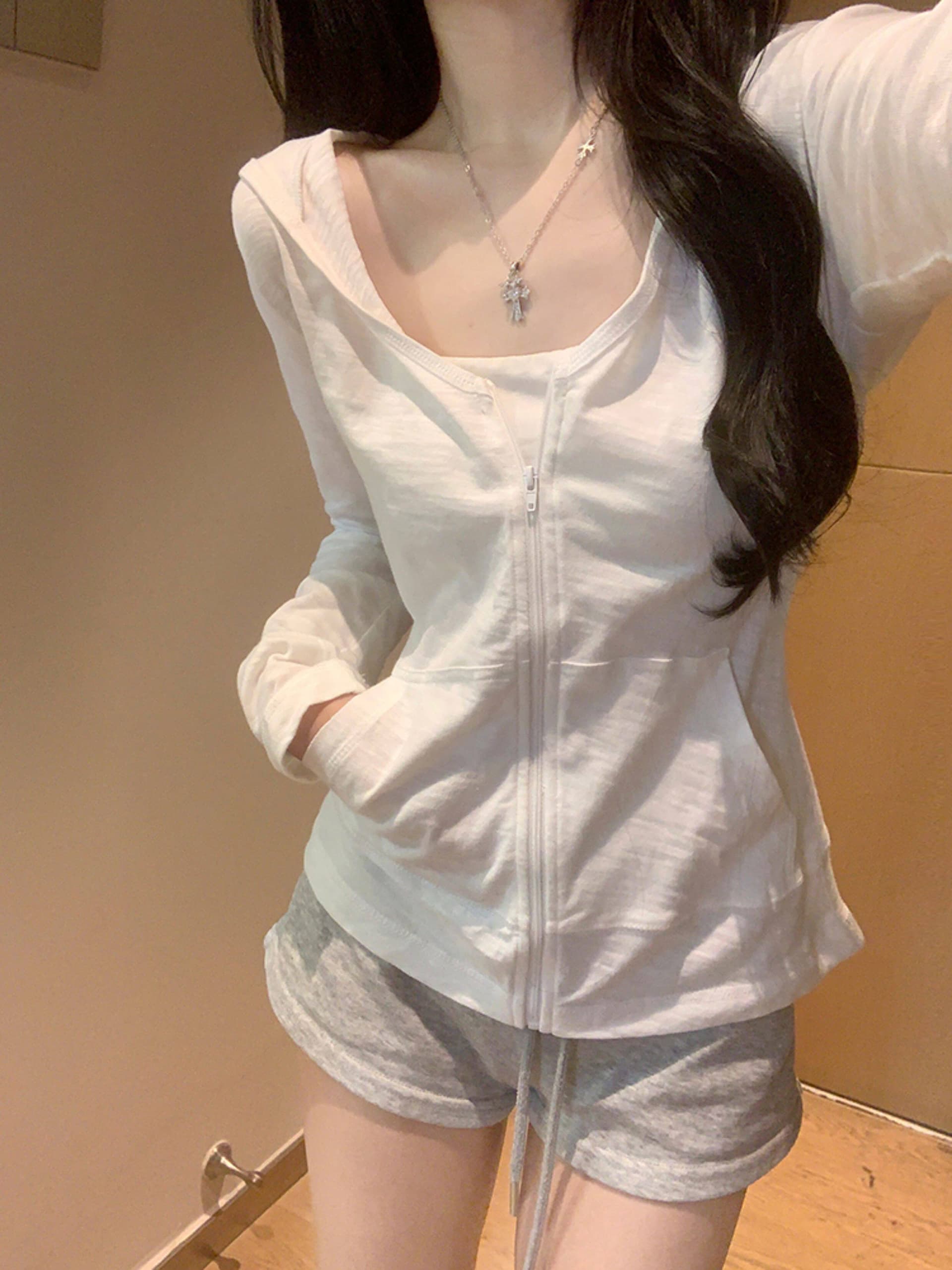 순수한 욕망 바람 miu 부서 화이트 후드 지퍼 자외선 차단 얇은 스타일 재킷 오픈 가디건 여성 봄 2026 긴팔 티셔츠 맨위 상세 이미지 9