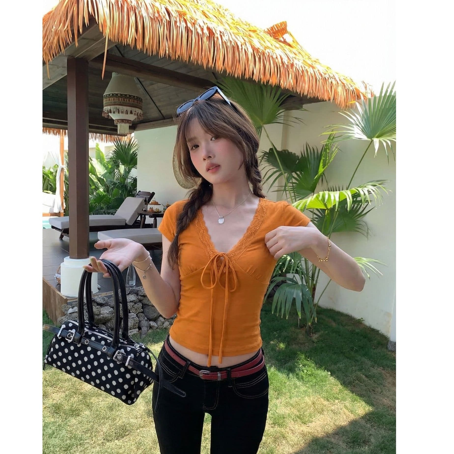 와 사고 방식 한 눈 함락 한 부서 레이스 레이스 V넥 스트랩 반팔 티셔츠 긍정적 인 어깨 몸매 가꾸기 짧은 맨위 이미지 4