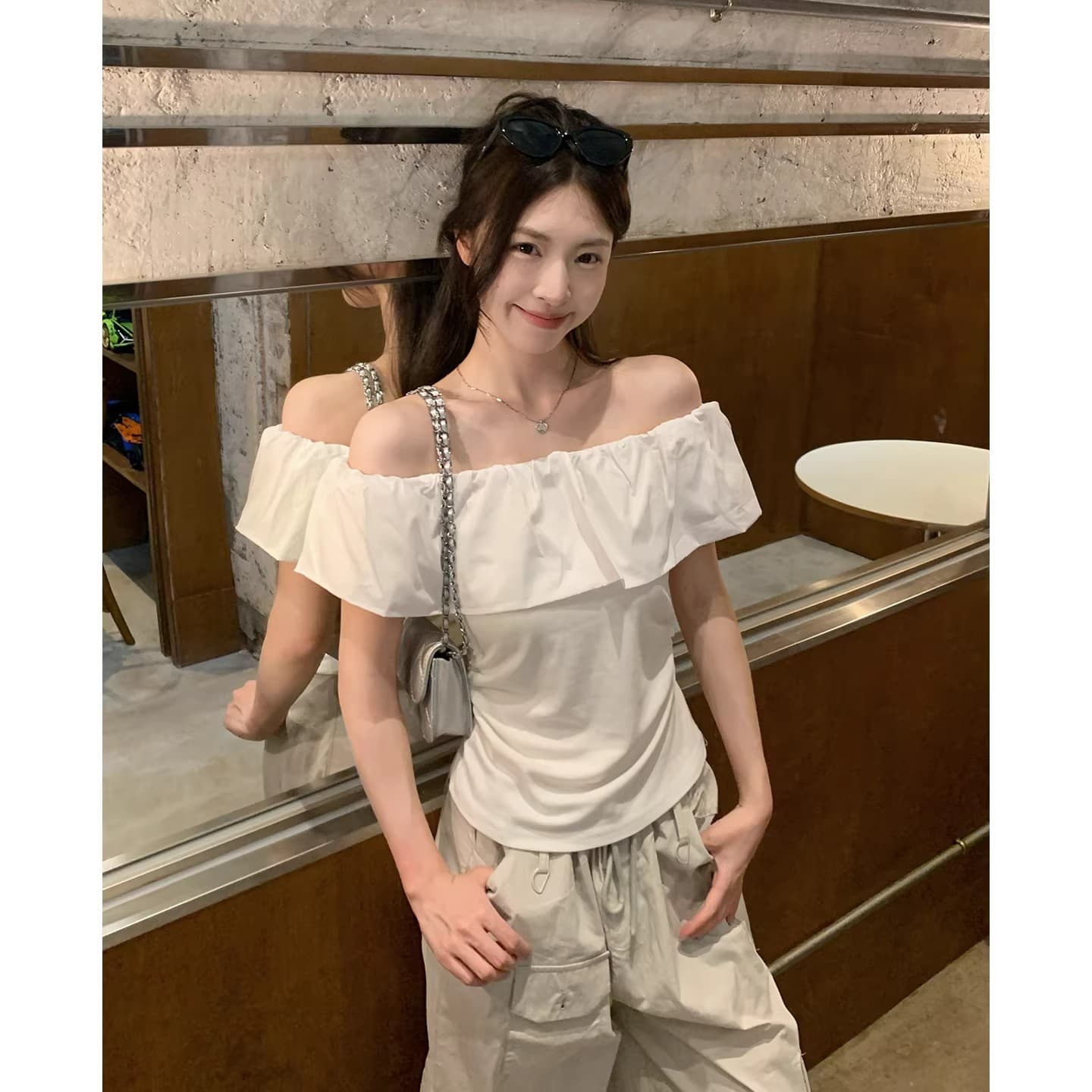 원본 것 2026 프랑스식 프릴 오프숄더 반팔 티셔츠 여성 여름 몸매 가꾸기 슬림해 보이는 오프숄더 맨위 트렌디 이미지 3