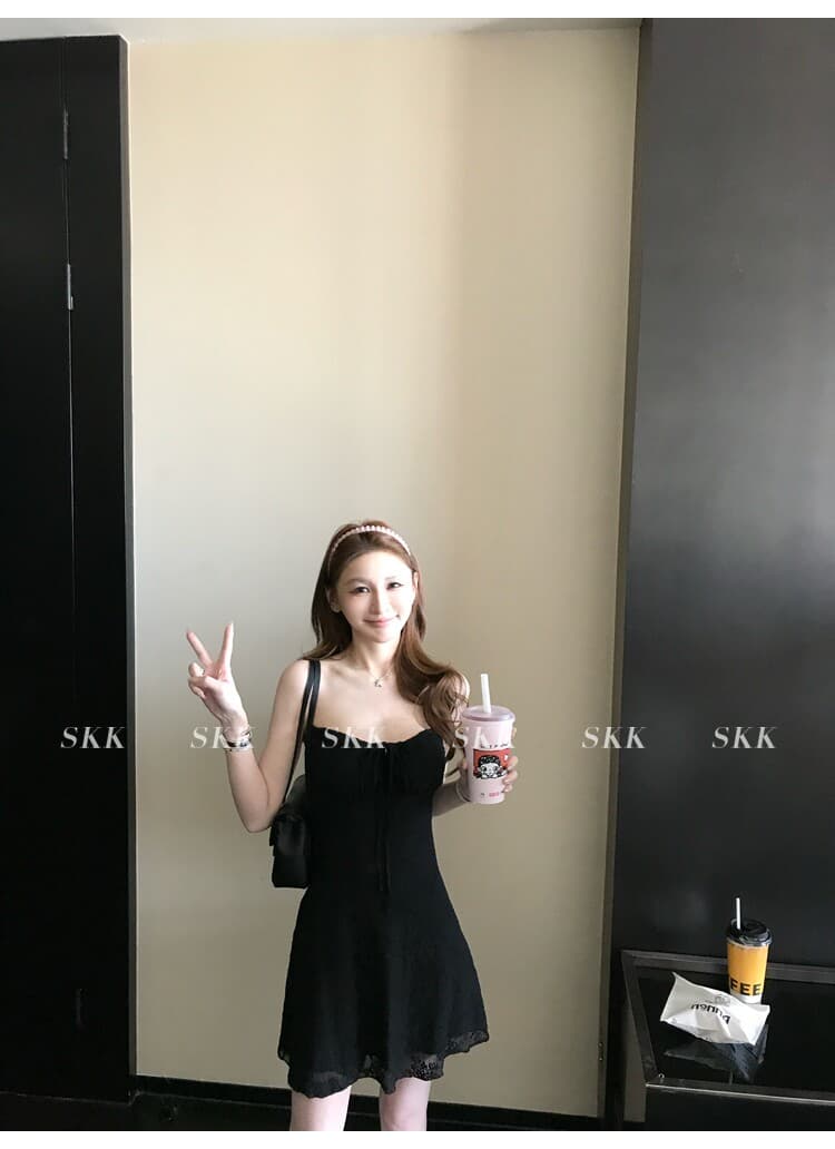 핫걸 품격 레이스업 허리 수축 슬립 드레스 여성 여름 로드 중 3 차원 자카드 질감 슬립 미니 스커트 민소매 드레스 상세 이미지 6