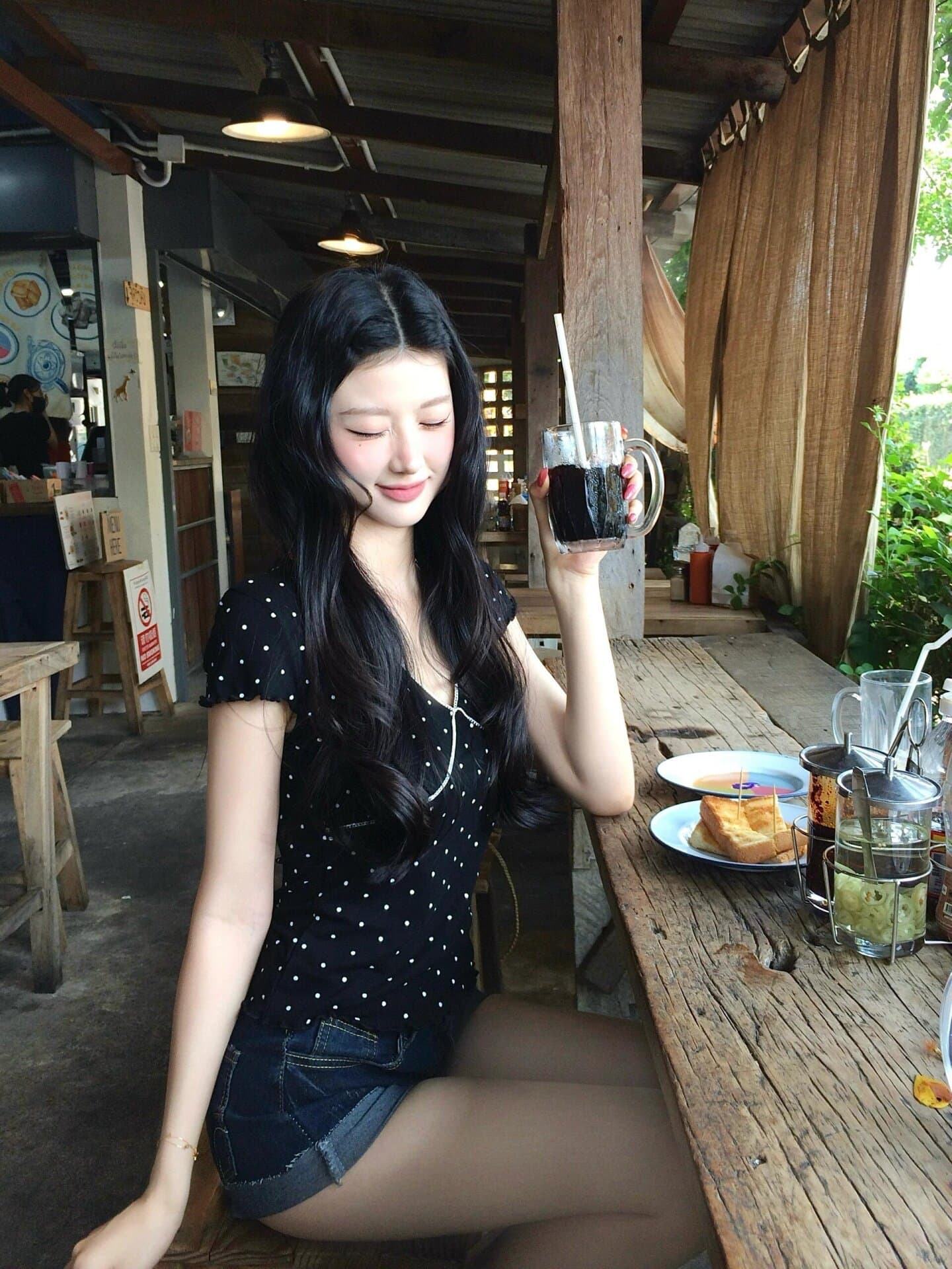 260 그램 사람들 면 2026 여름 검정색 도트 무늬 V넥 티셔츠 달콤함 레트로 디자인 센스 핫걸 바람 캐주얼 맨위 이미지 2