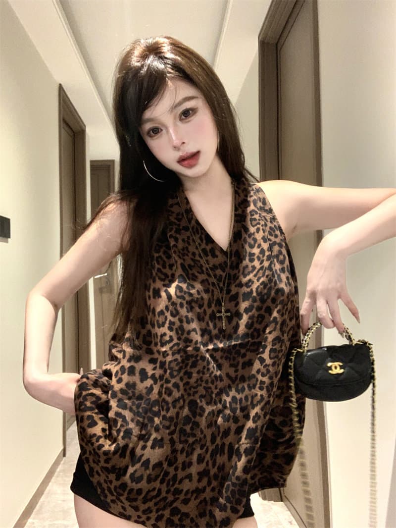 경관 그림 정가 평직 공단 레트로 레오파드 무늬 행침 목 조끼 여성 새로운 핫걸 바람 품격 V넥 슬립 맨위 상세 이미지 9