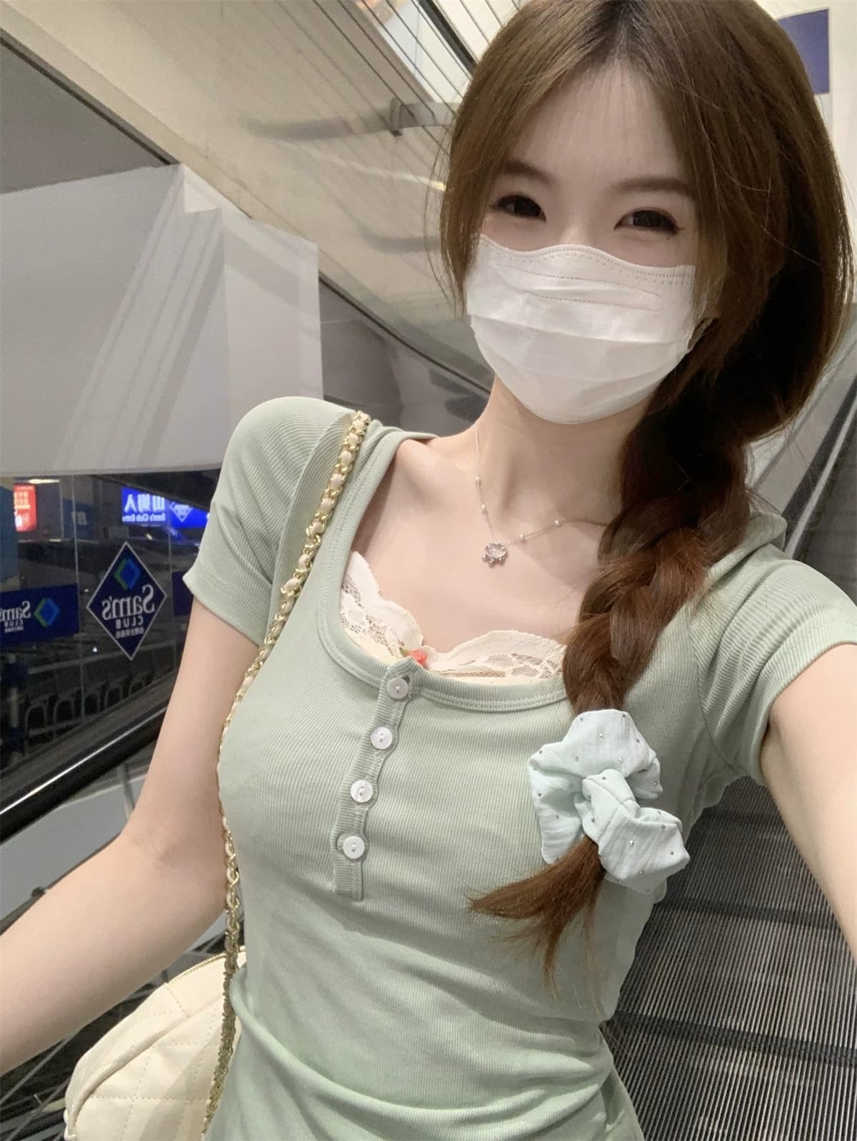 사람들 면 260 그램 달콤함 페이크 레이어드 레이스 조각 반팔 티셔츠 여성 여름 핫걸 반 개방 칼라 단추 맨위 상세 이미지 6