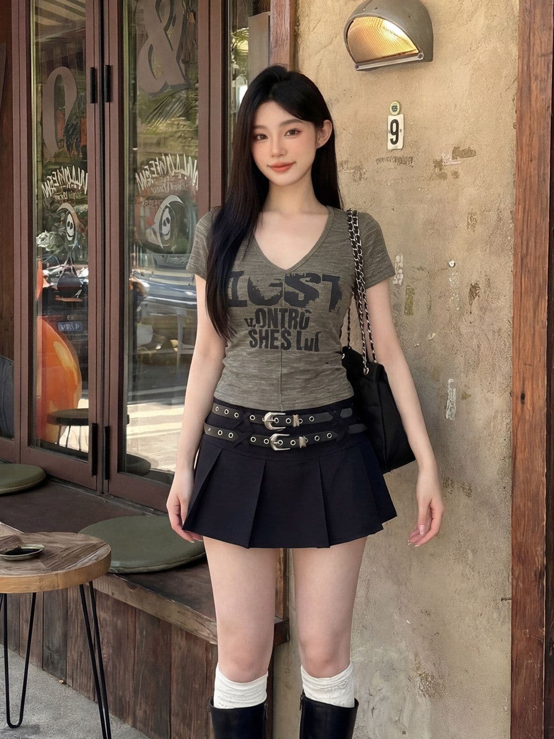 경관 그림 핫걸 순수한 욕망 한국 스타일 패션 V넥 알파벳 반팔 티셔츠 여름 고급 슬림해 보이는 다용도 맨위 상세 이미지 4