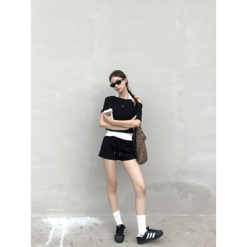 40 좋은 면 디자인 센스 배색 페이크 레이어드 행침 목 보트넥 맨위 티셔츠 오프숄더 반팔 여성 여름 이미지 2