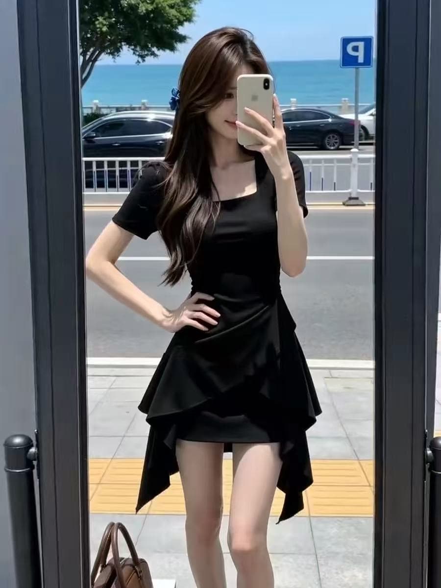 프랑스식 그는 벤 바람 검정색 점프 슈트 치마 여름 고급 센스 품격 허리 수축 불규칙 밑단 디자인 센스 미니 스커트