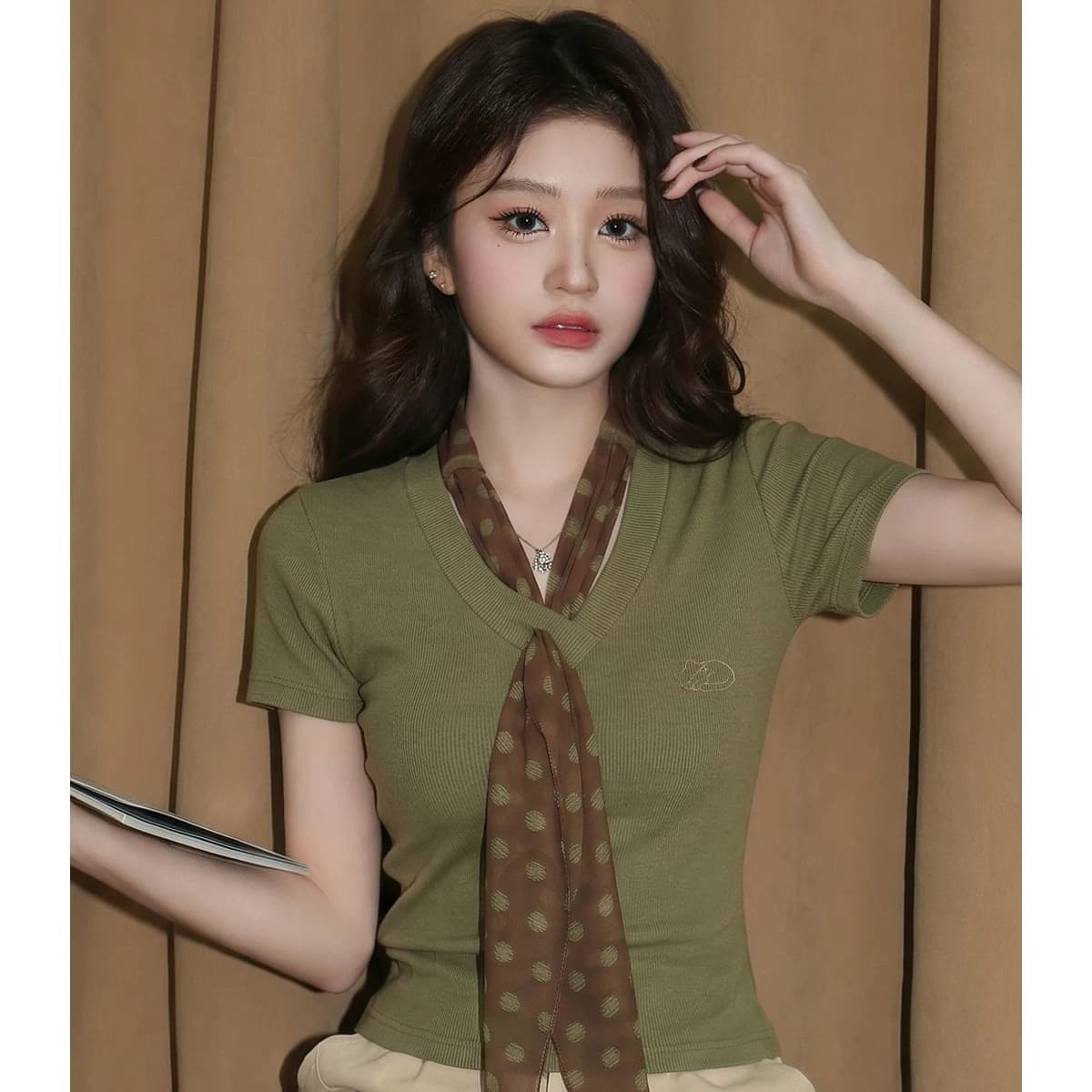 2 2 인 면 260 그램 V넥 긍정적 인 어깨 반팔 티셔츠 여성 여름 허리 수축 몸매 가꾸기 슬림해 보이는 레이스업 디자인 센스 맨위 이미지 3