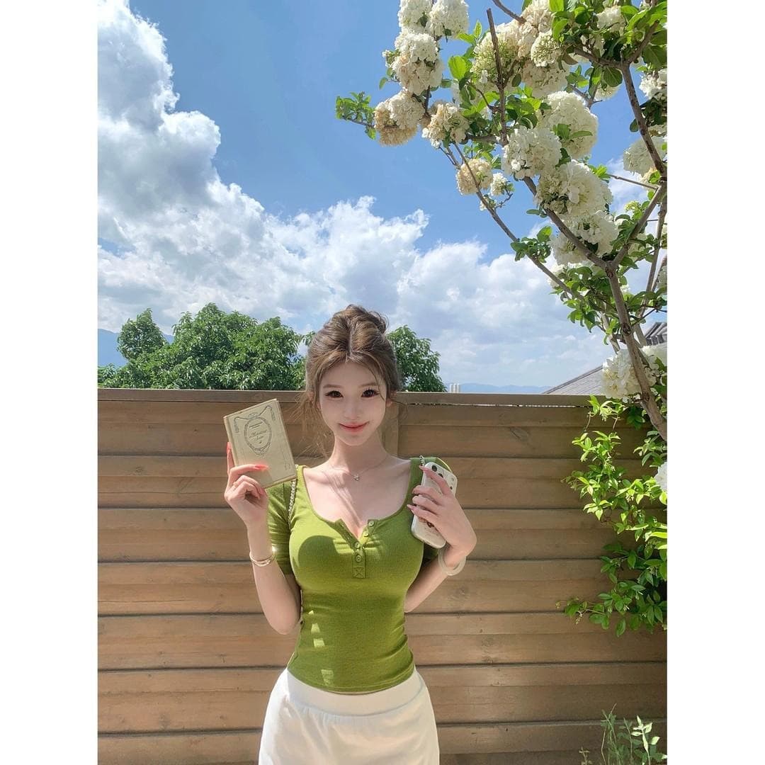 2026 여름 새로운 순수한 욕망 달콤한 매운맛 바람 u 칼라 반팔 티셔츠 여성 몸매 가꾸기 슬림해 보이는 다용도 맨위 상세 이미지 3
