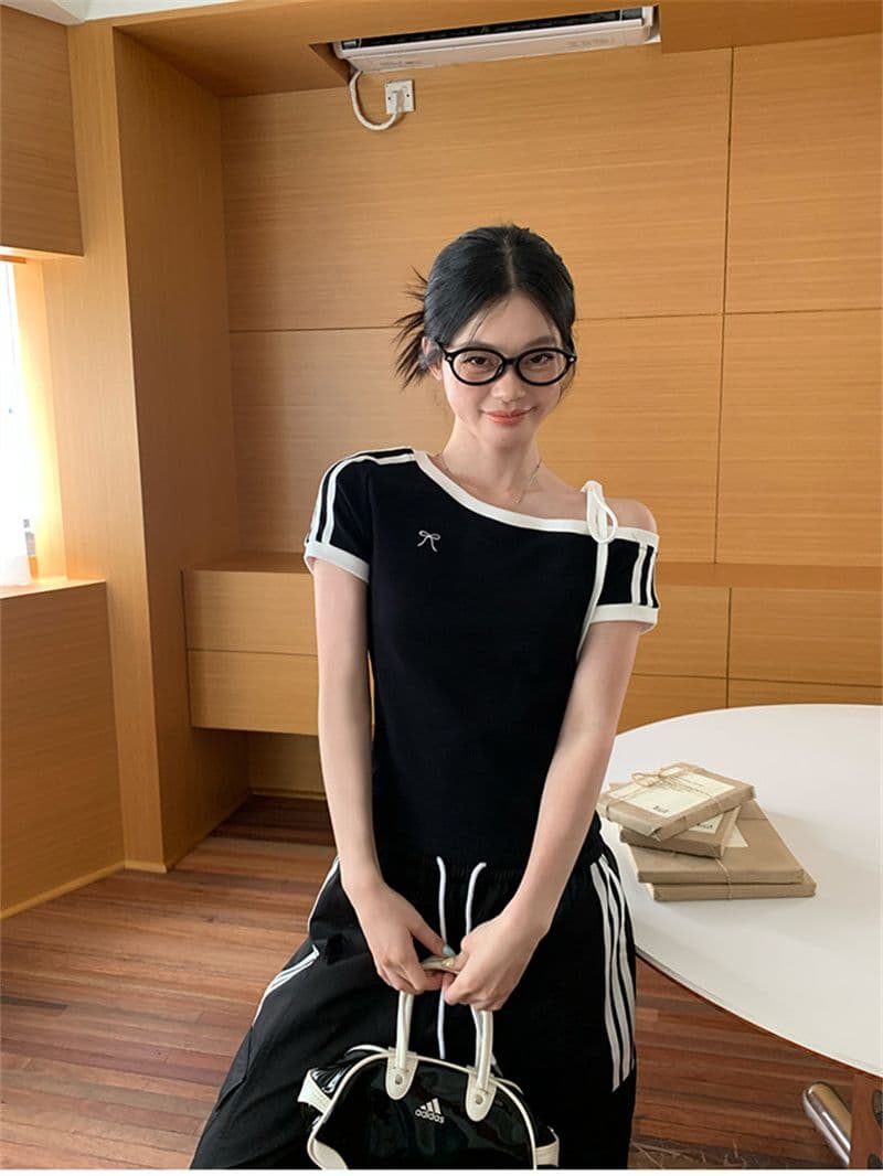 원본 것 원단 아메리칸 비스듬한 오프숄더 스트랩 스트라이프 반팔 티셔츠 여름 핫걸 긍정적 인 어깨 의류 상세 이미지 12