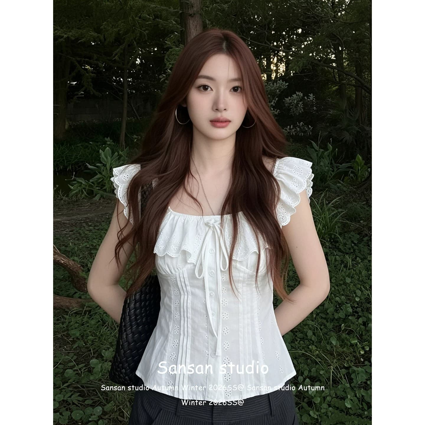 프랑스식 홀로우 아웃 반팔 여성 셔츠 초기 여름 착용 가져 가라. 프릴 칼라 화이트 셔츠 몸매 가꾸기 디스플레이 얇고 작은 날다 소매 맨위 이미지 3