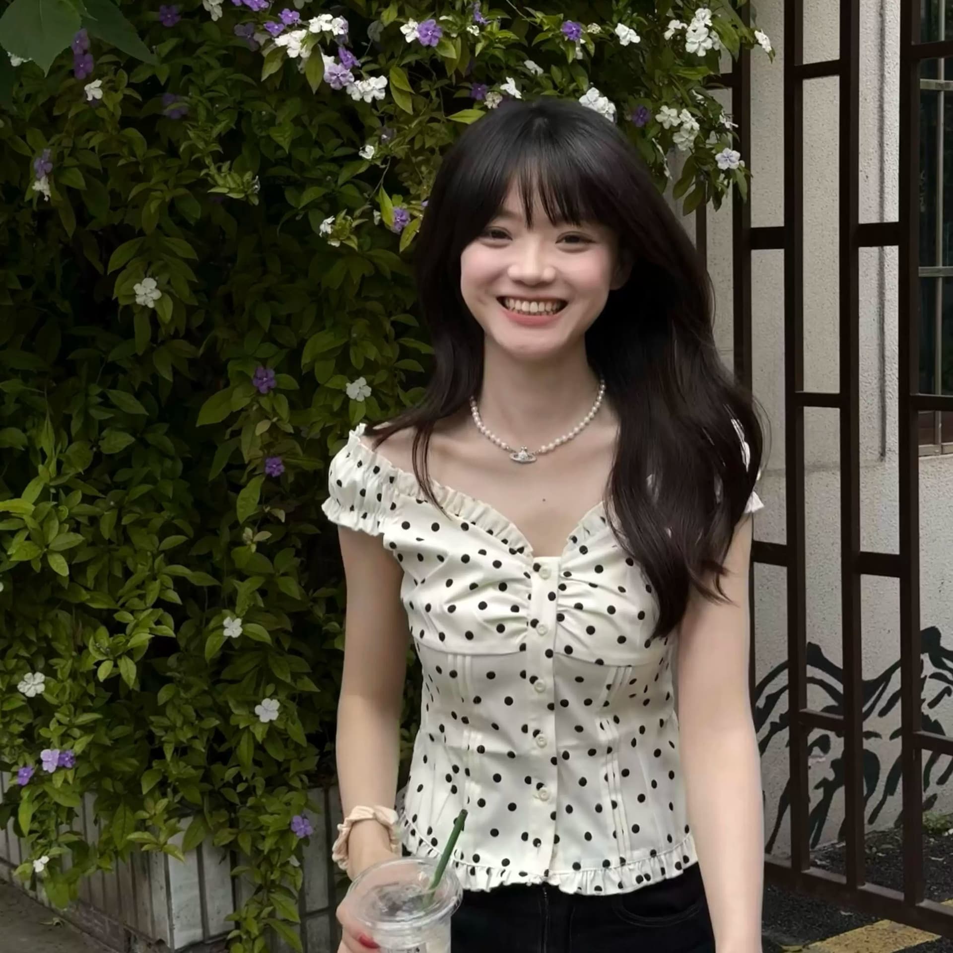 프랑스식 레트로 도트 무늬 V넥 슬림해 보이는 맨위 거품 소매 반팔 여성 셔츠 레이스 슬림해 보이는 연령 감소 품격 작은 셔츠