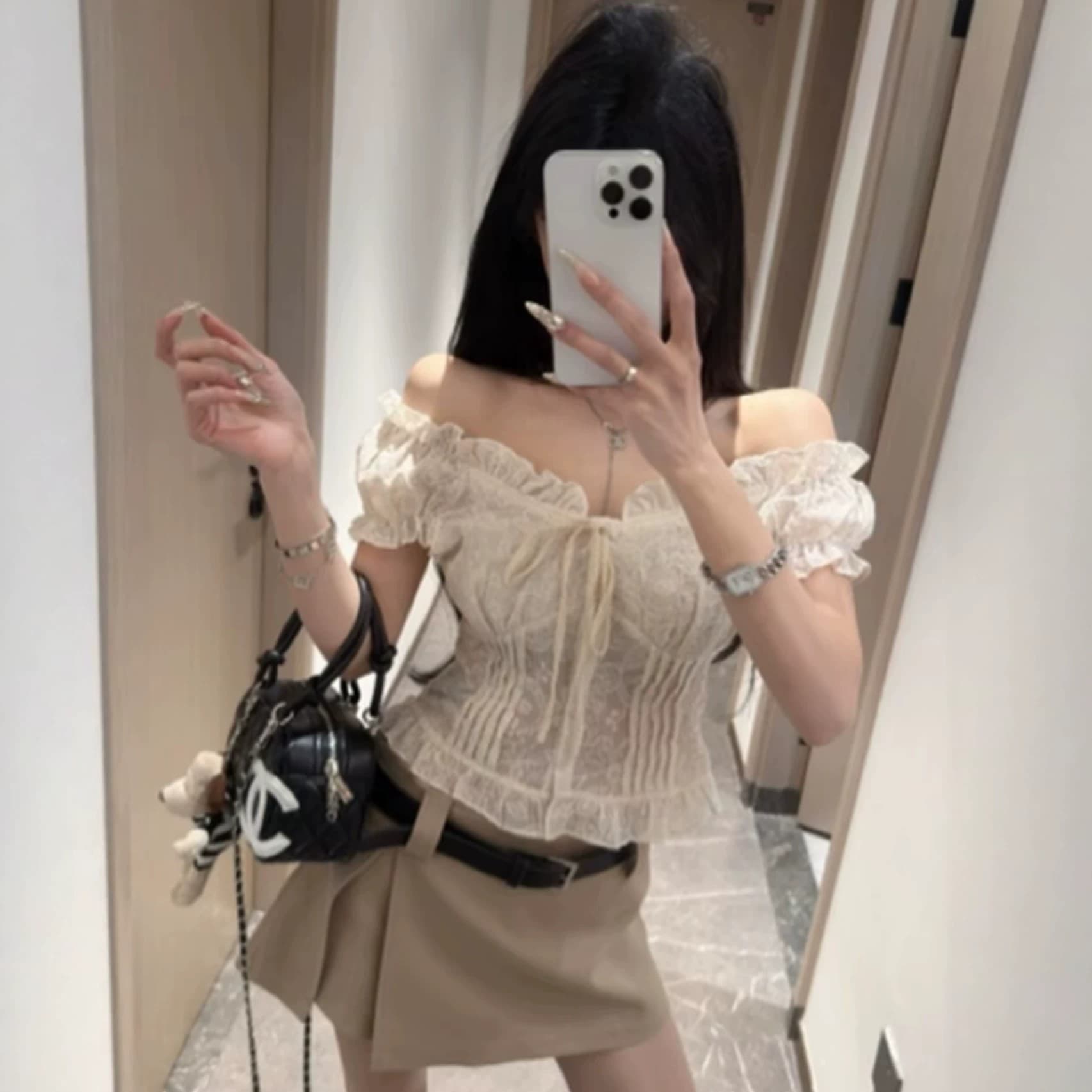 한 스타일 순수한 욕망 바람 오프숄더 거품 소매 레이스 셔츠 여성 여름 몸매 가꾸기 슬림해 보이는 섹시함 달콤함 스트랩 자수 맨위