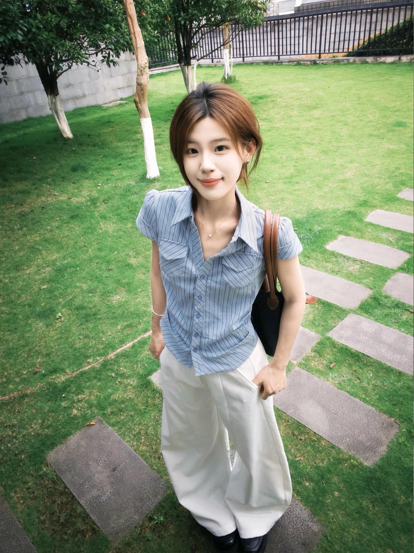 경관 그림 한 부서 꼬집기 허리 질감 센스 스트라이프 셔츠 긍정적 인 어깨 반팔 몸매 가꾸기 슬림해 보이는 품격 주머니 셔츠 상세 이미지 2
