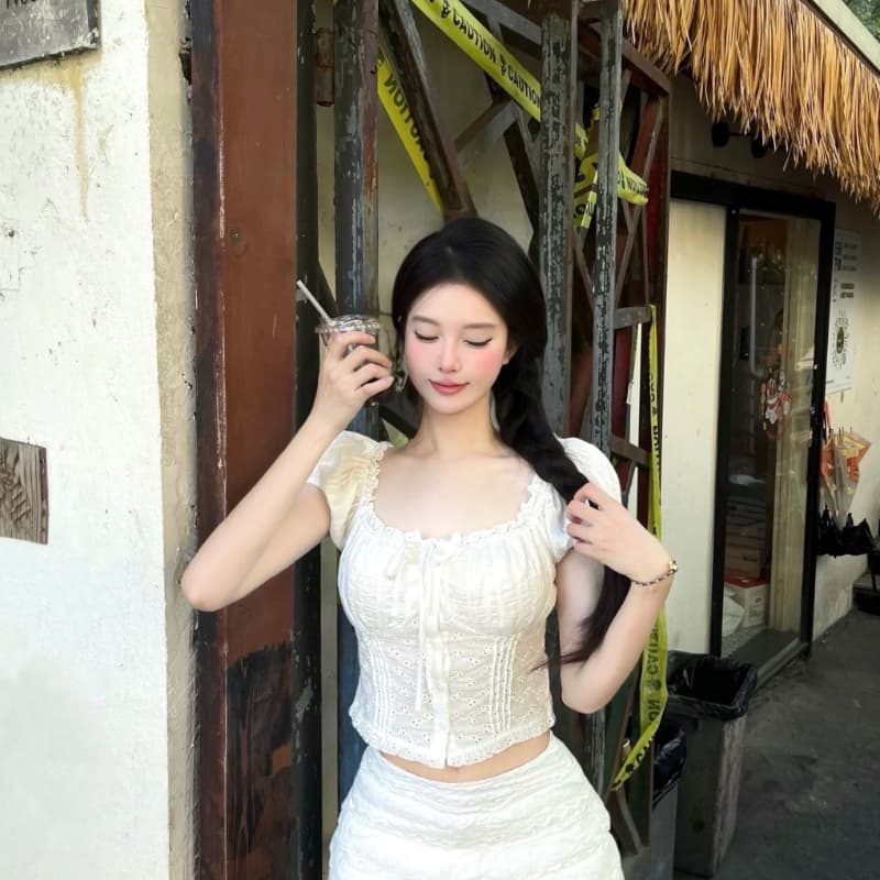 화이트 홀로우 아웃 광장 칼라 거품 소매 레이스업 반팔 여성 셔츠 여름 나비 매듭 레이스 레이스 쇼트 스타일 맨위