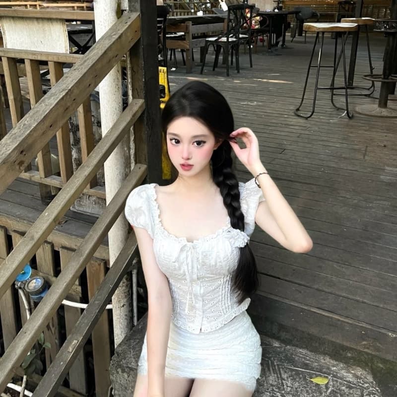 화이트 홀로우 아웃 광장 칼라 거품 소매 레이스업 반팔 여성 셔츠 여름 나비 매듭 레이스 레이스 쇼트 스타일 맨위 상세 이미지 3