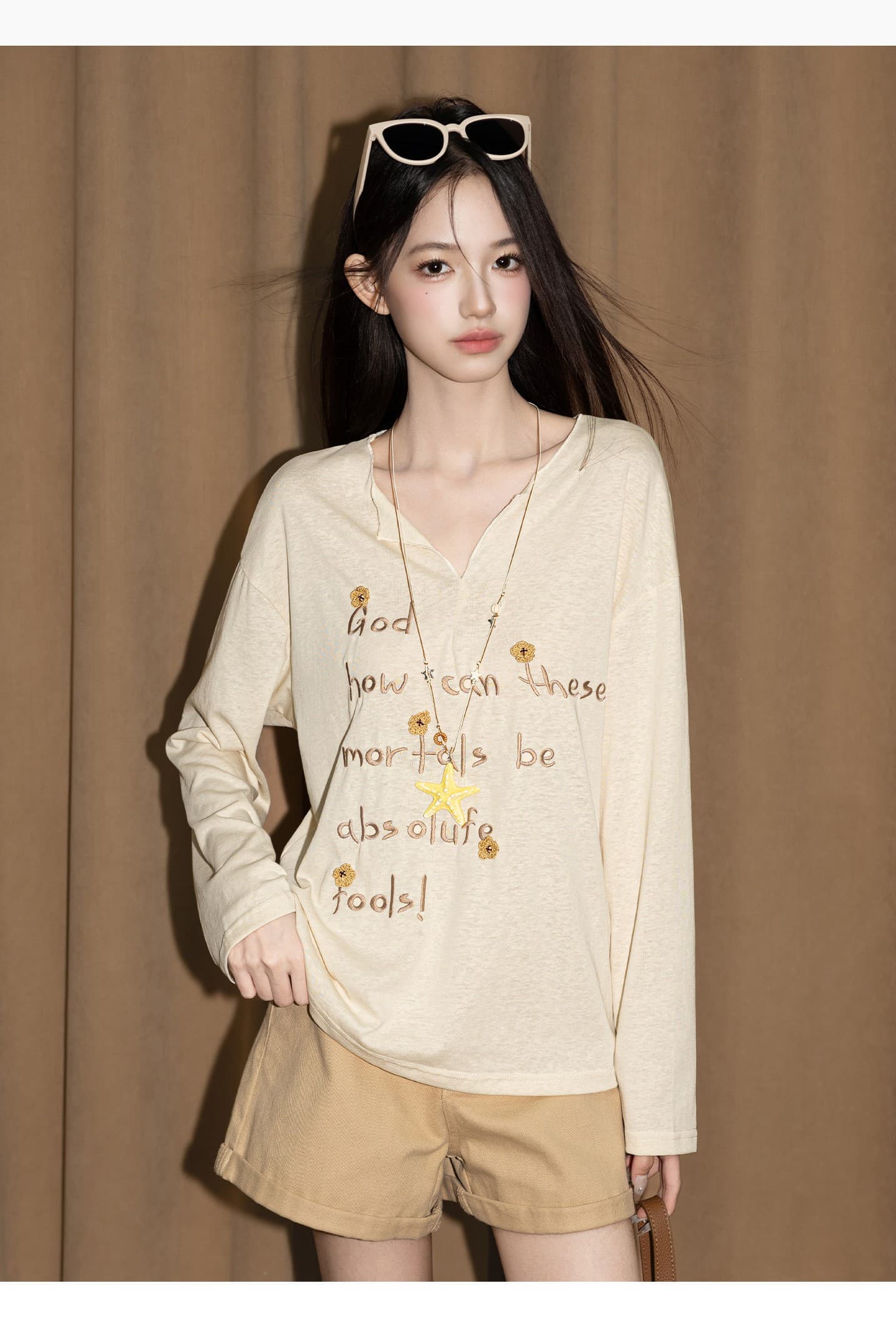 한 부서 얇고 가벼운 자외선 차단 블라우스 여성 2026 여름 새로운 알파벳 프린트 루즈핏 V넥 다용도 긴팔 티셔츠 맨위 상세 이미지 2