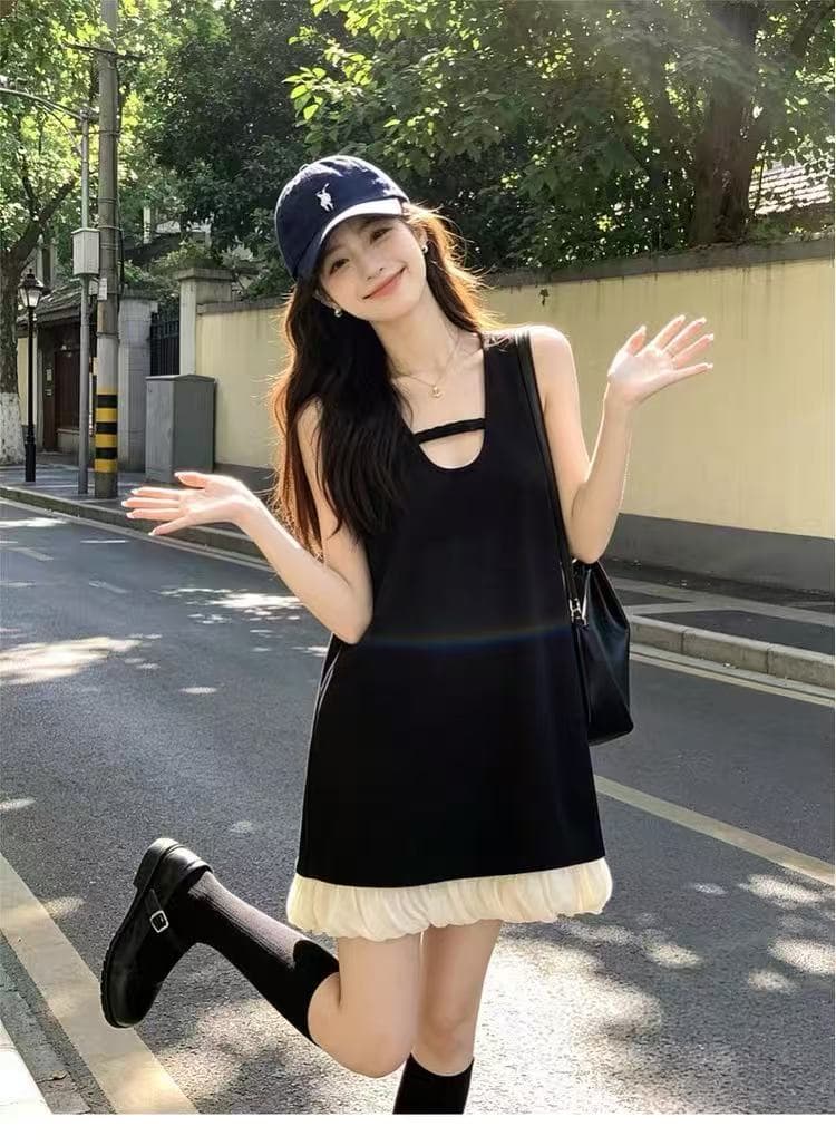 2026 여름 새로운 디자인 센스 작은 검은 드레스 여성 한 부서 민소매 조끼 스커트 적게 연령 한 마디 꽃밭 점프 슈트 치마 상세 이미지 2