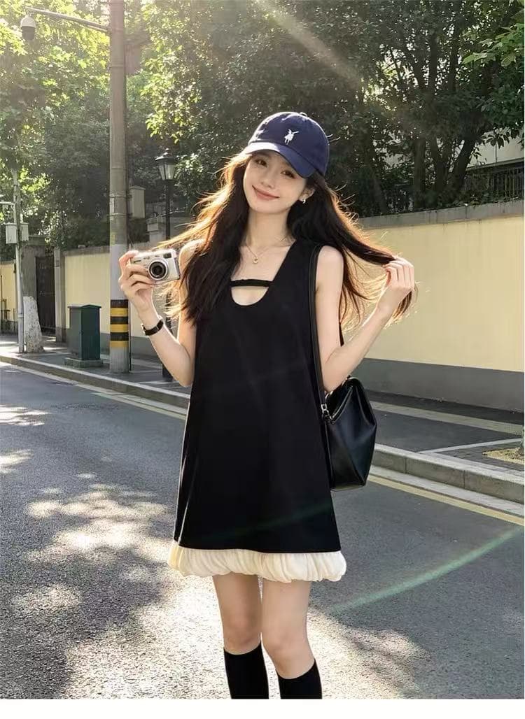 2026 여름 새로운 디자인 센스 작은 검은 드레스 여성 한 부서 민소매 조끼 스커트 적게 연령 한 마디 꽃밭 점프 슈트 치마 상세 이미지 3