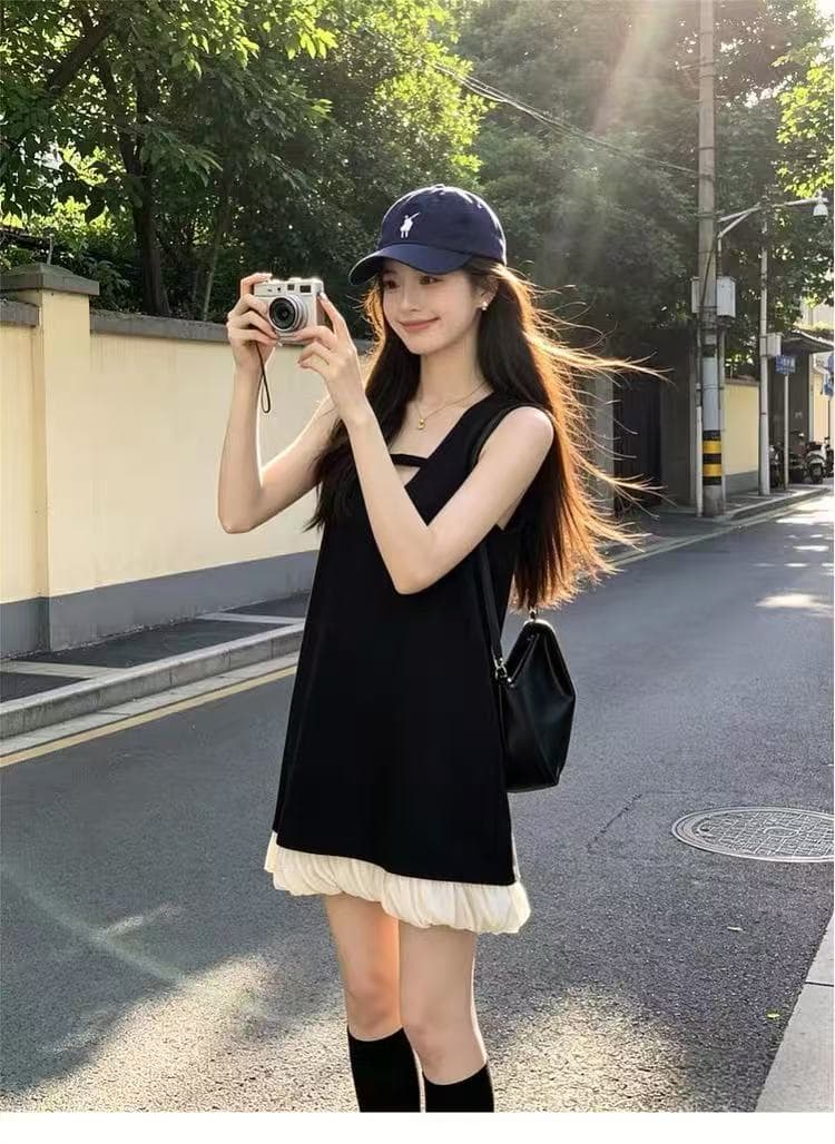 2026 여름 새로운 디자인 센스 작은 검은 드레스 여성 한 부서 민소매 조끼 스커트 적게 연령 한 마디 꽃밭 점프 슈트 치마 상세 이미지 4