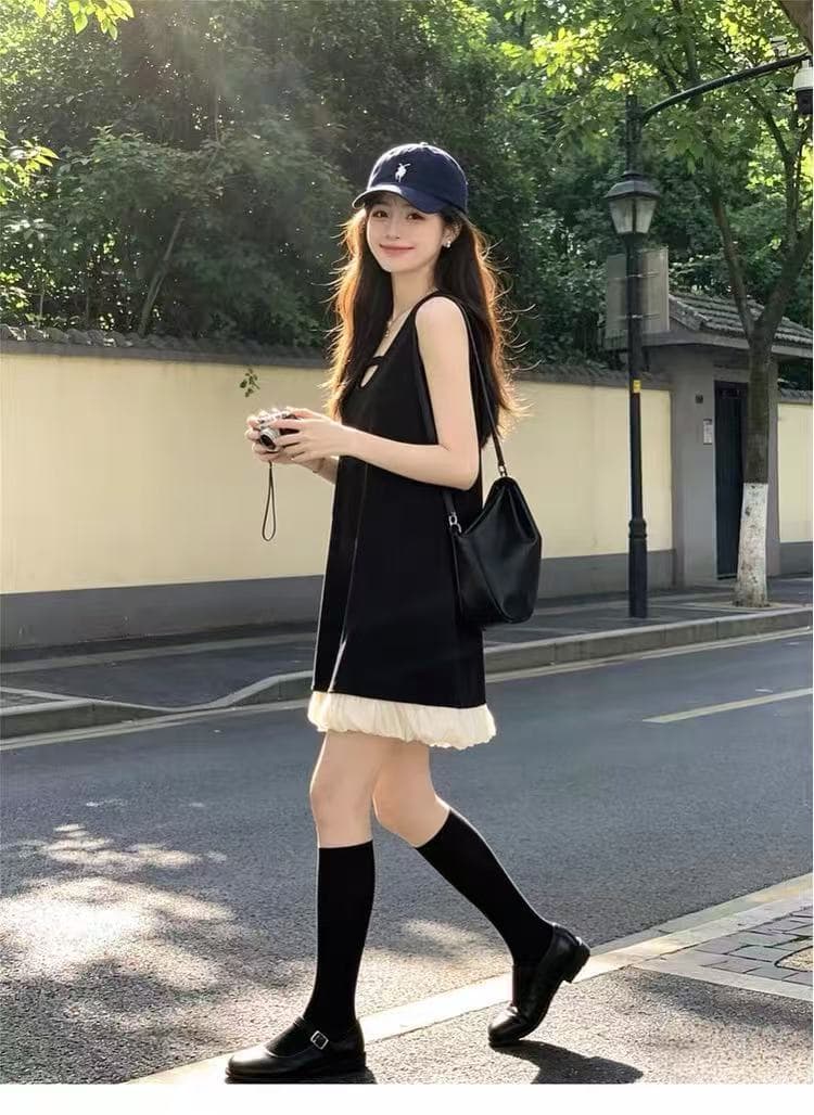 2026 여름 새로운 디자인 센스 작은 검은 드레스 여성 한 부서 민소매 조끼 스커트 적게 연령 한 마디 꽃밭 점프 슈트 치마 상세 이미지 5