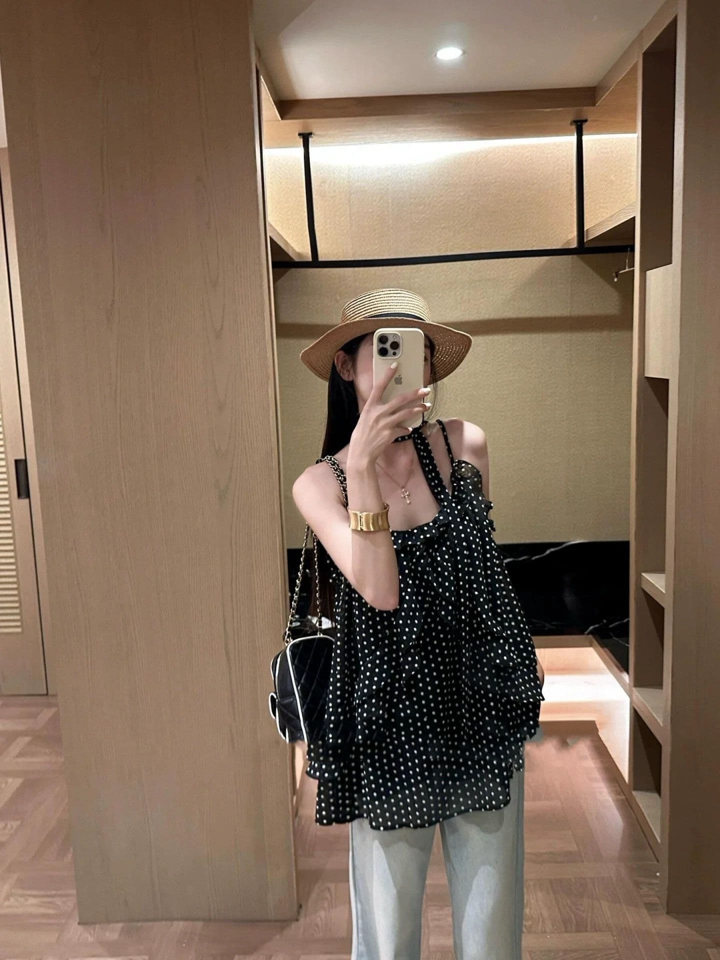 검정색 도트 무늬 캐미솔 2026 여름 새로운 다용도 슬림해 보이는 Chic 느긋한 바람 밝은 출퇴근 맨위 상세 이미지 2