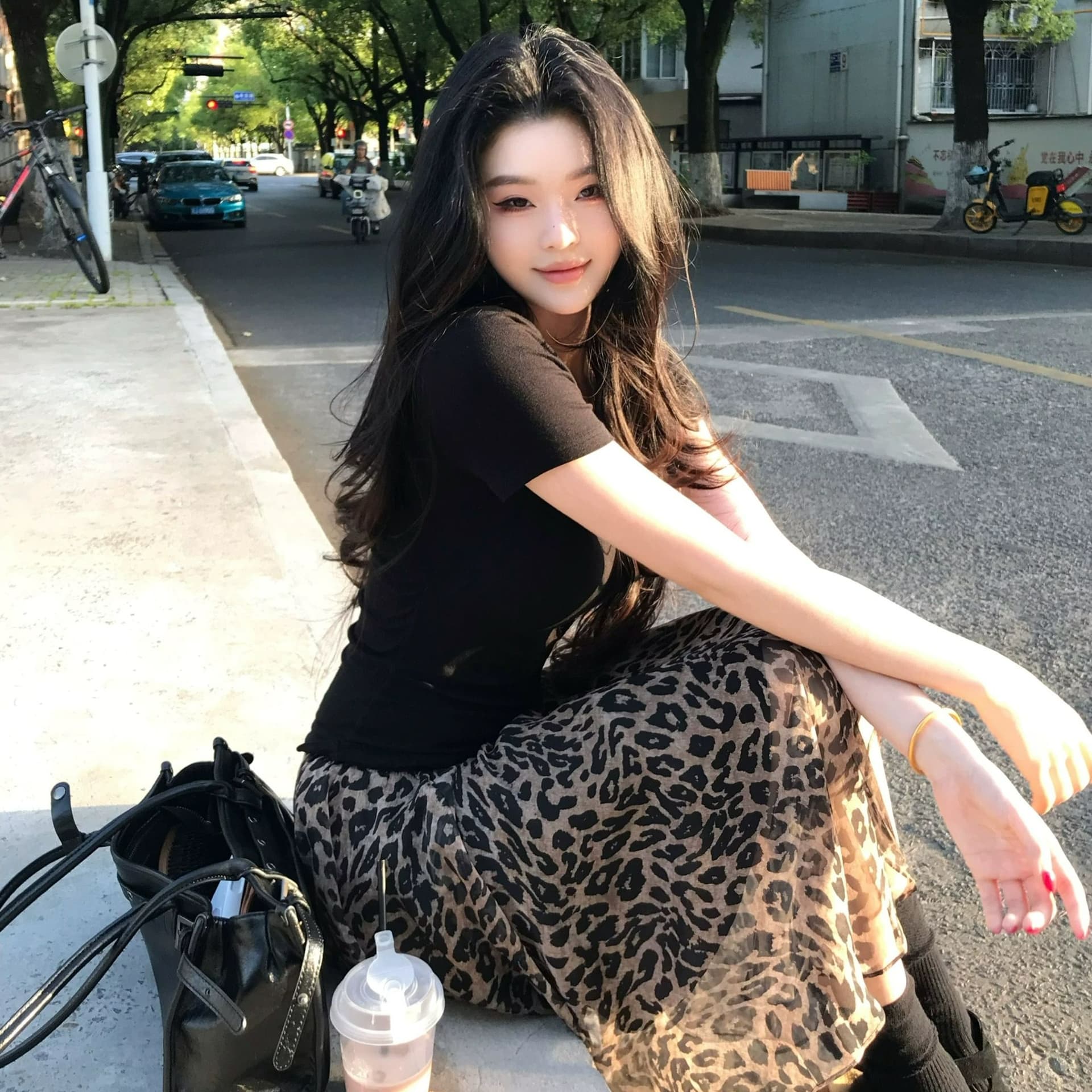 여름 켜기 새로운 2026 새로운 불규칙 레오파드 무늬 치마 한 마디 반신 스커트 우아한 Tulle 비스듬한 자르다 레트로 슬림해 보이는 치마 이미지 5