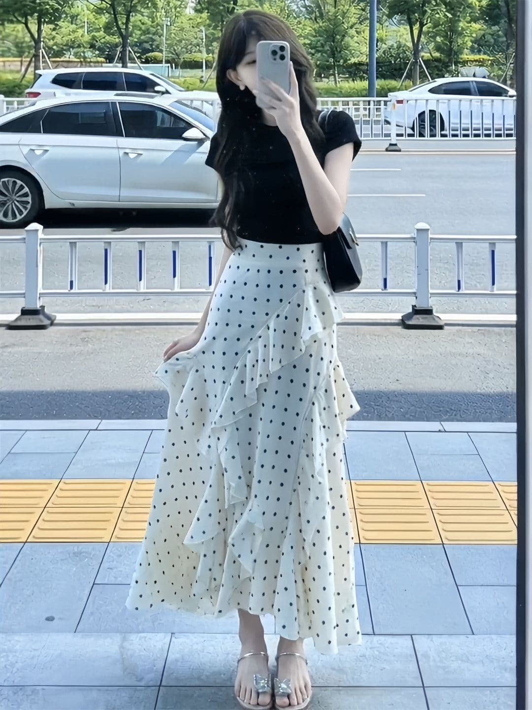 한 부서 도트 무늬 레이스 반신 스커트 여성 여름 2026 새로운 하이웨이스트 몸매 가꾸기 한 마디 작은 키 디자인 센스 우산 치마 이미지 2