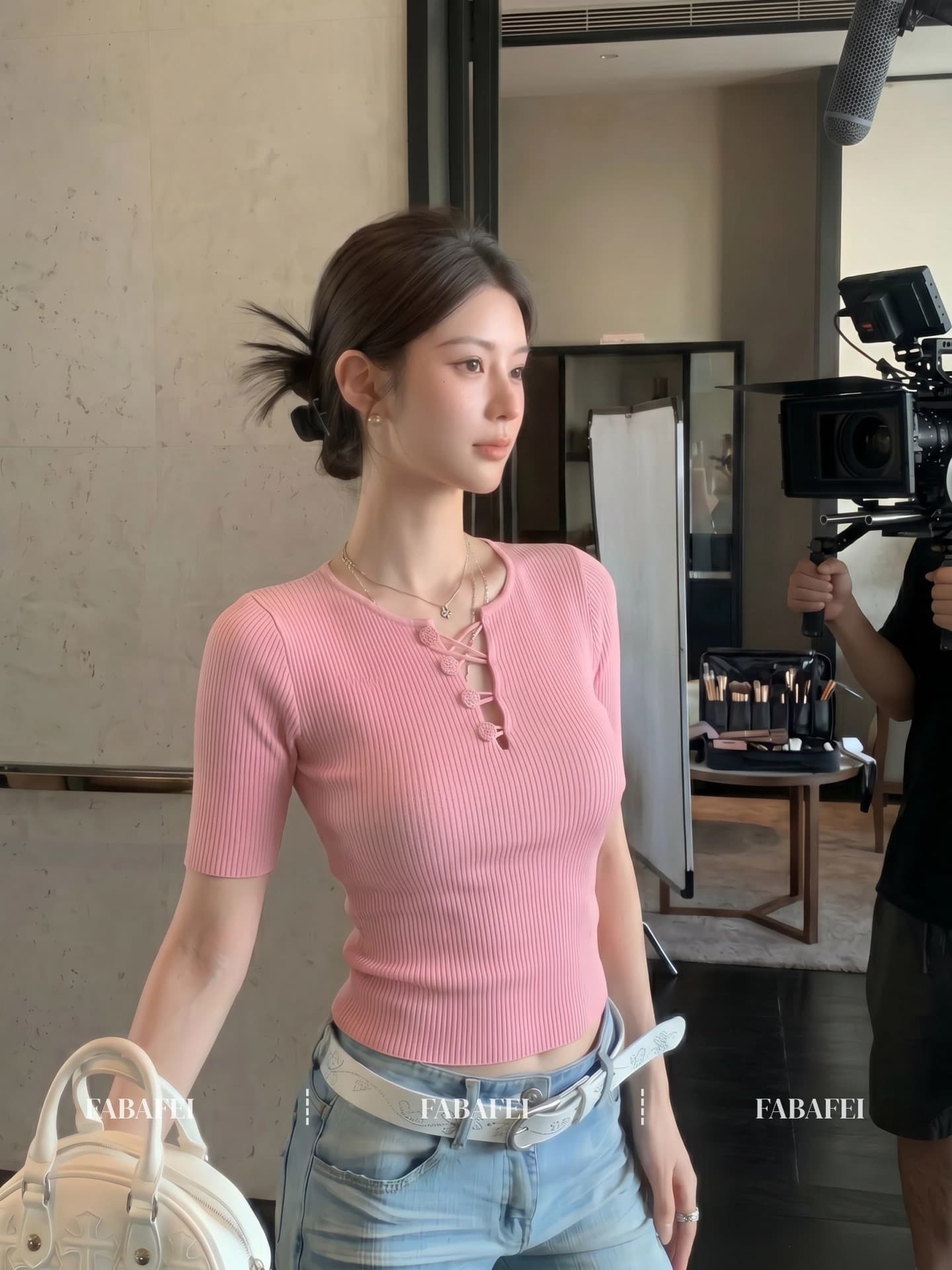 원본 원단 것 디자인 센스 품격 다용도 홀로우 아웃 중간 소매 티셔츠 여성 여름 몸매 가꾸기 슬림해 보이는 섹시함 맨위 이미지 3