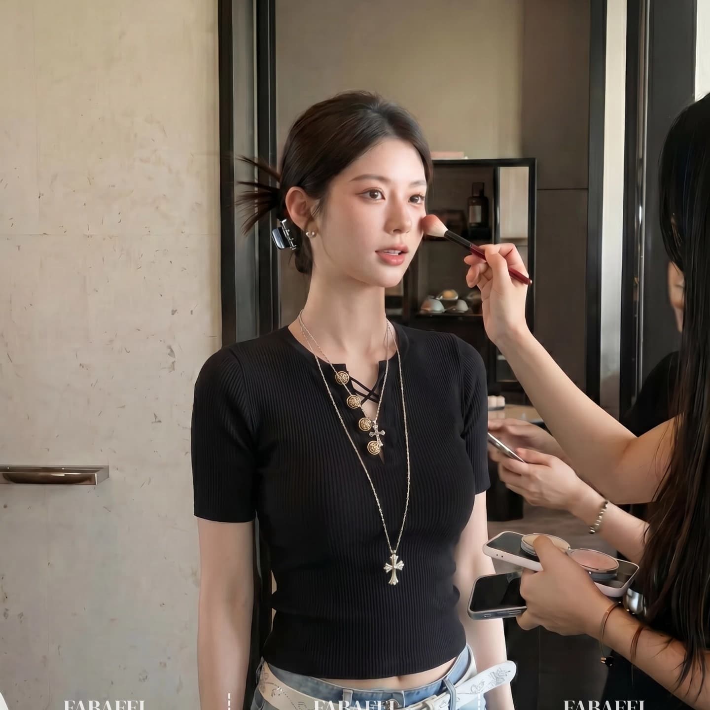 원본 원단 것 디자인 센스 품격 다용도 홀로우 아웃 중간 소매 티셔츠 여성 여름 몸매 가꾸기 슬림해 보이는 섹시함 맨위 이미지 2