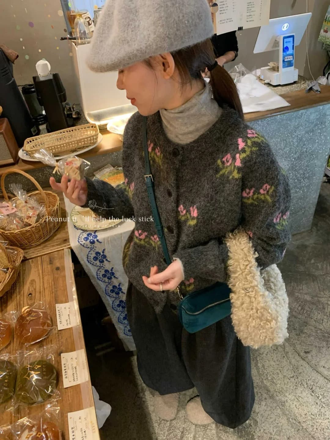 빨간색 전원 바람 꽃 라운드 넥 스웨터 여성 코트 봄 새로운 와이드 부드러운 찹쌀 두꺼운 니트 오픈 가디건 맨위 상세 이미지 12