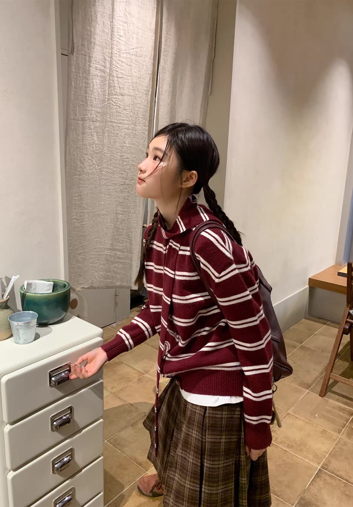 작은 스카프 장식 스트라이프 니트 오픈 가디건 여성 봄 가을 작은 키 캐주얼 디자인 슬림해 보이는 맨위 이미지 4