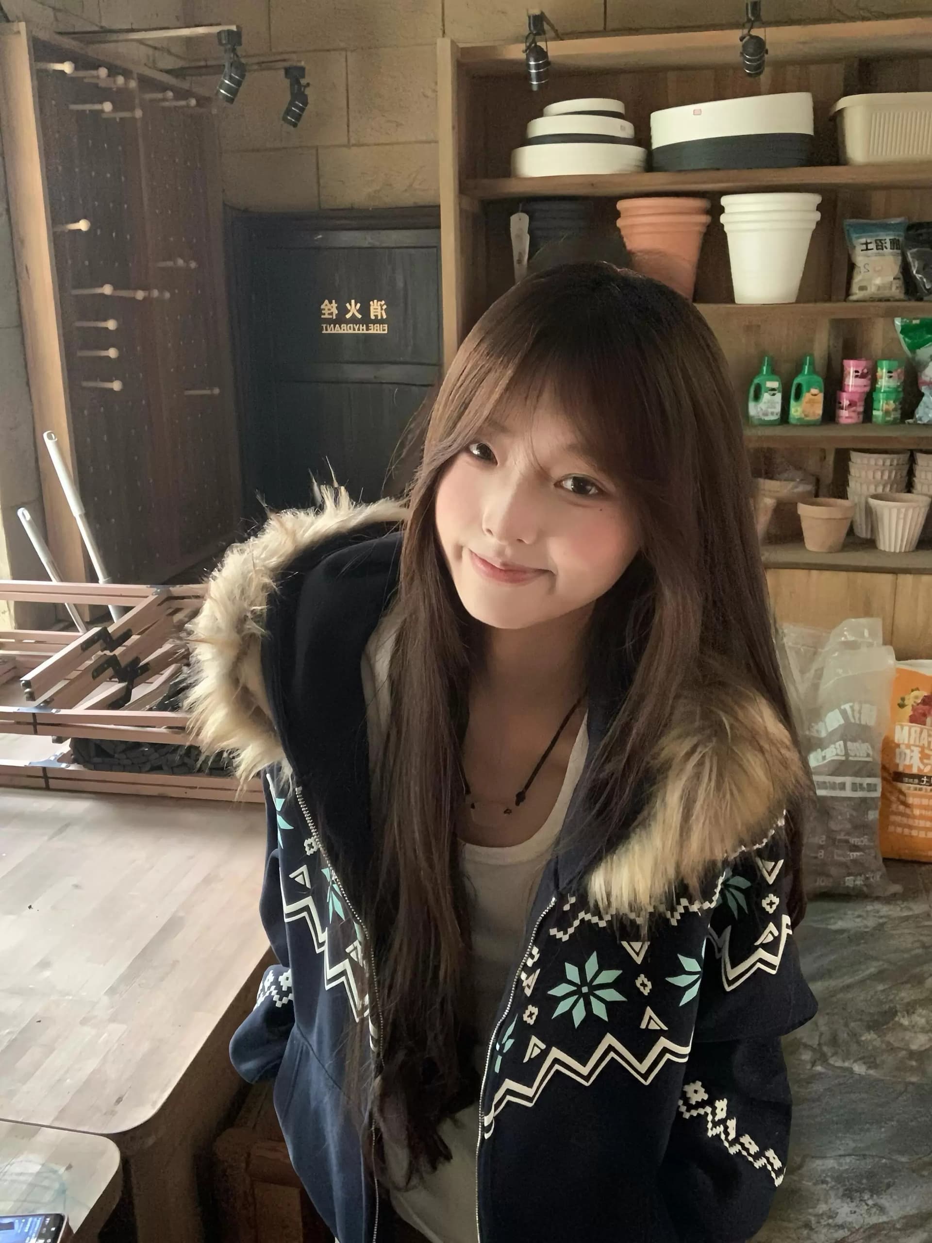 아메리칸 레트로 고급 센스 무늬 후드 티 스웨터 모피 칼라 여성 코트 가을 겨울 털이 있고 두꺼운 지퍼 오픈 가디건 맨위 상세 이미지 2