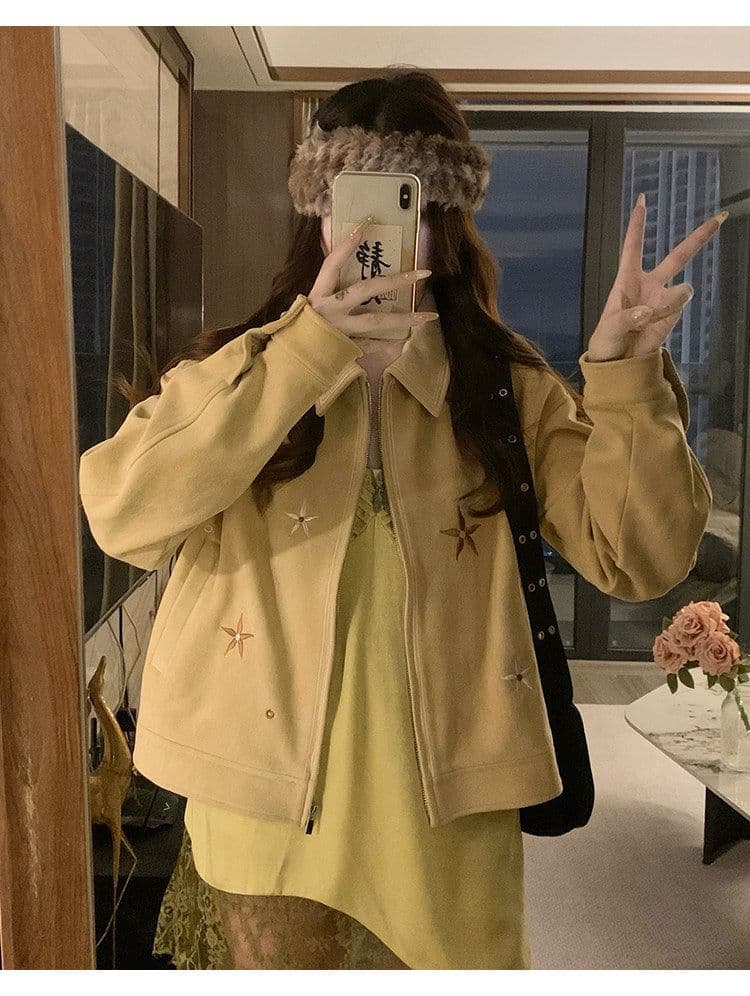자이언트 잘 생긴 ~ 중 작은 키 스웨이드 원단 짧은 여성 코트 조기 가을 새로운 한 부서 캐주얼 자수 재킷 맨위