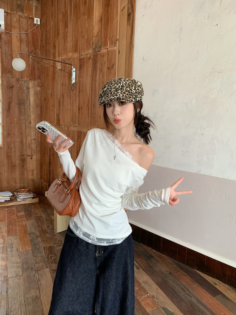 원본 품질 블루 순수한 색 욕망 비스듬한 어깨 오프숄더 몸매 가꾸기 긴팔 티셔츠 가을 레이스 기본 셔츠 인사이드 가져 가라. 상세 이미지 16