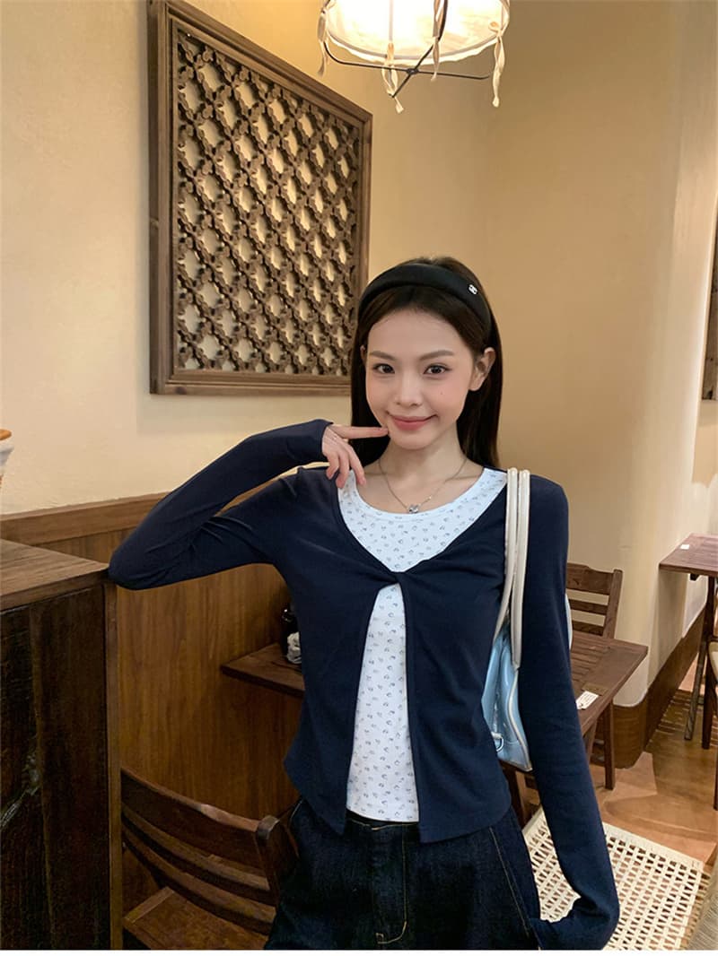 원본 품질 블루 꽃무늬 페이크 레이어드 긴팔 티셔츠 이른 가을 인사이드 가져 가라. 기본 셔츠 싱글 착용 맨위 상세 이미지 8