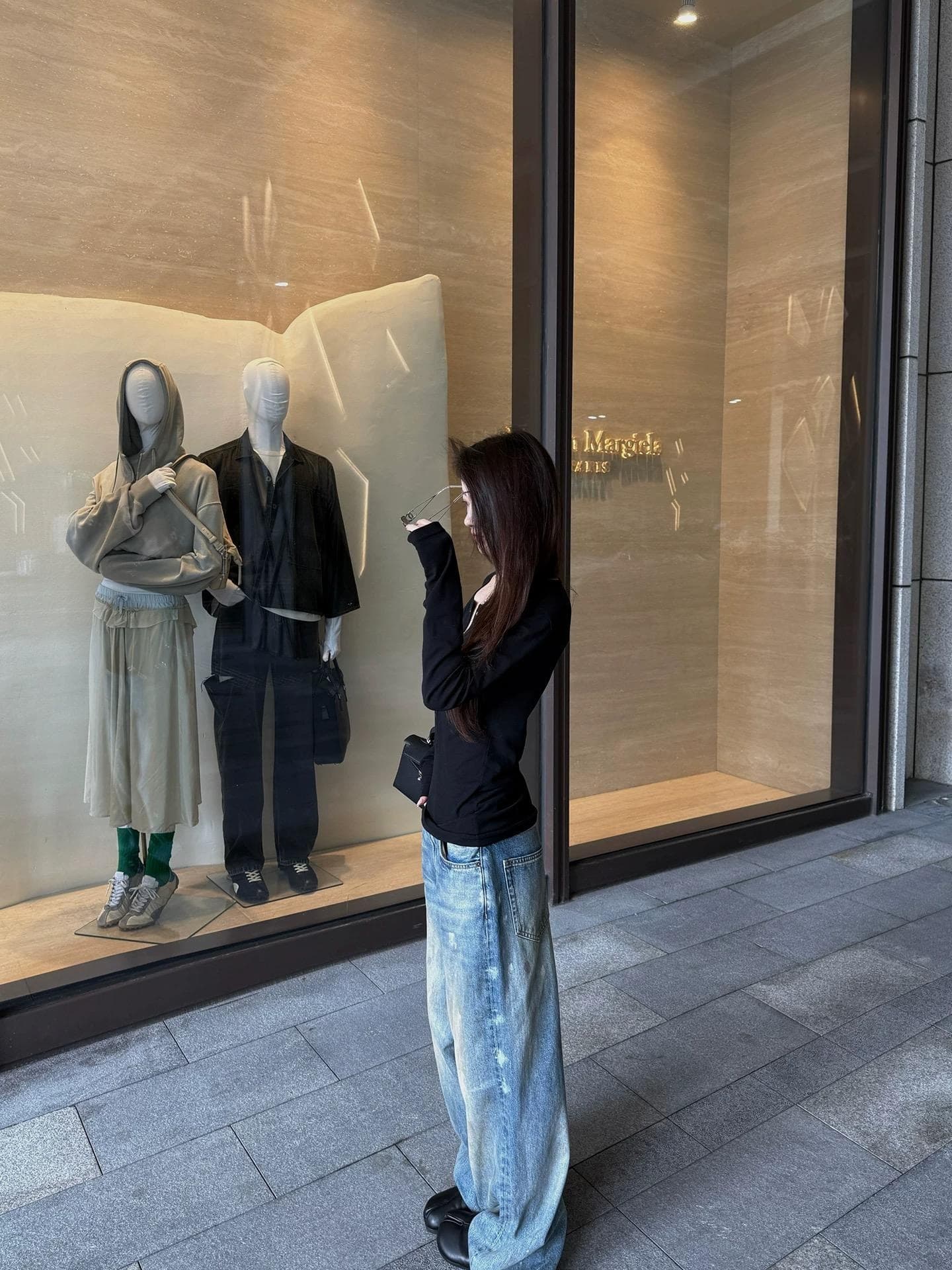 아메리칸 디자인 센스 단추 반 개방 칼라 긴팔 티셔츠 여성 가을 새로운 긍정적 인 어깨 핫걸 인사이드 잡아라. 의류 상세 이미지 5
