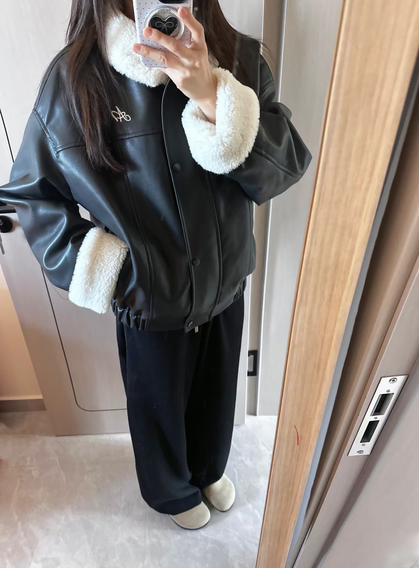 고급 센스 레트로 pu 피모 하나 모방 양털 여성 코트 겨울 새로운 루즈핏 털이 있고 두꺼운 옷 상세 이미지 13