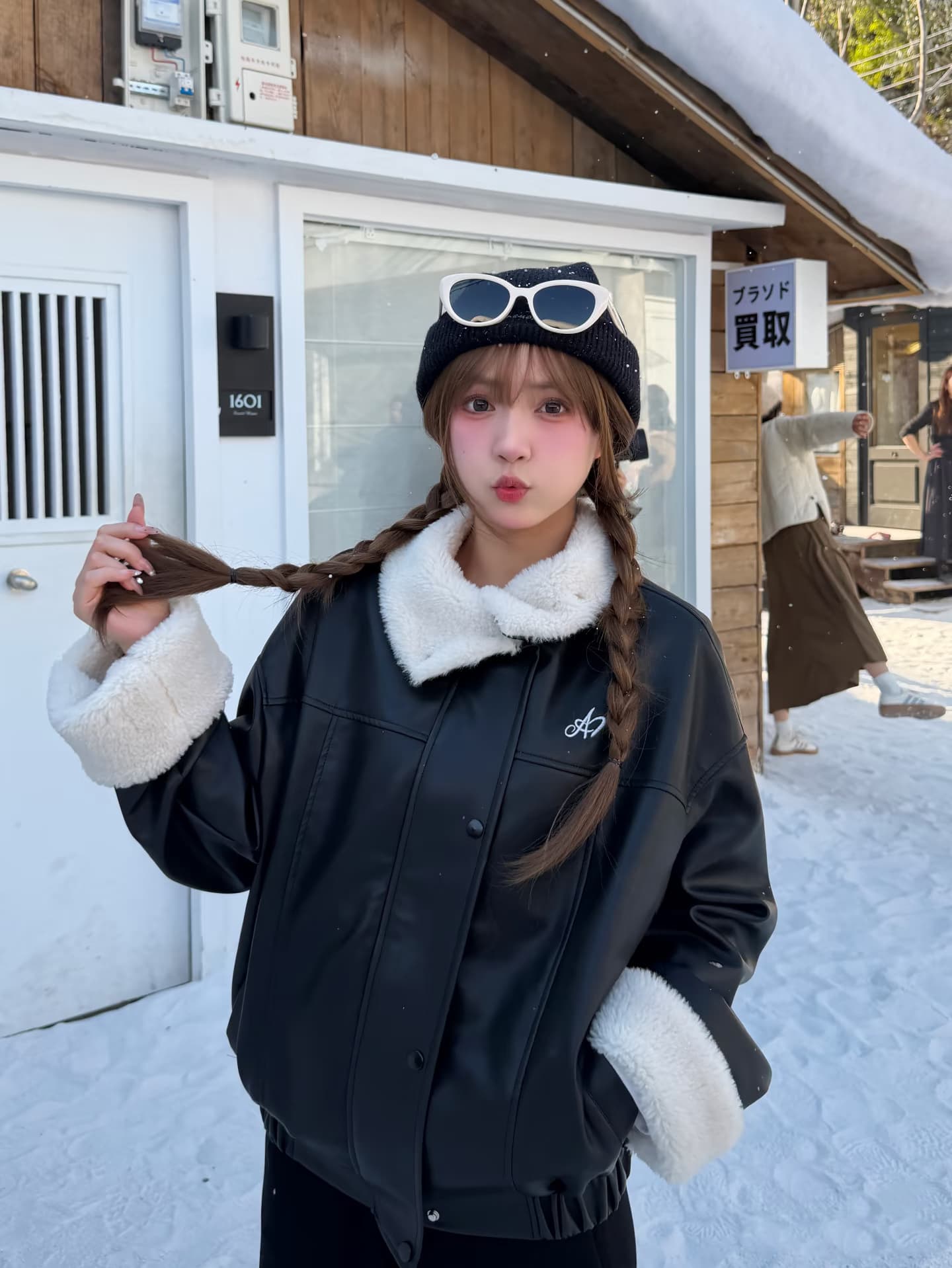 고급 센스 레트로 pu 피모 하나 모방 양털 여성 코트 겨울 새로운 루즈핏 털이 있고 두꺼운 옷 상세 이미지 17
