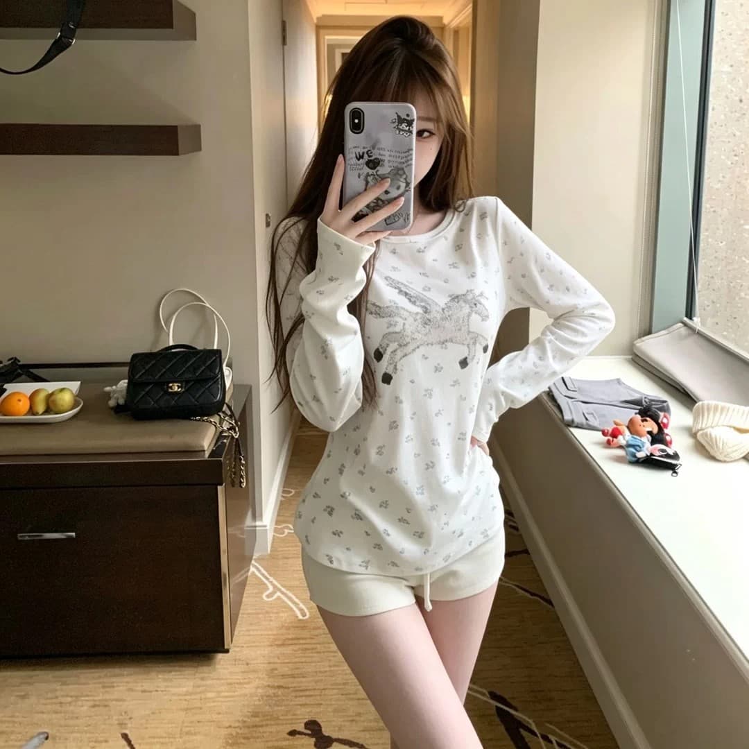 캡처 꿈 유니콘 전체 인쇄 작은 꽃무늬 구덩이 기사 질감 센스 캐주얼 라운드 넥 긴팔 티셔츠 상세 이미지 3