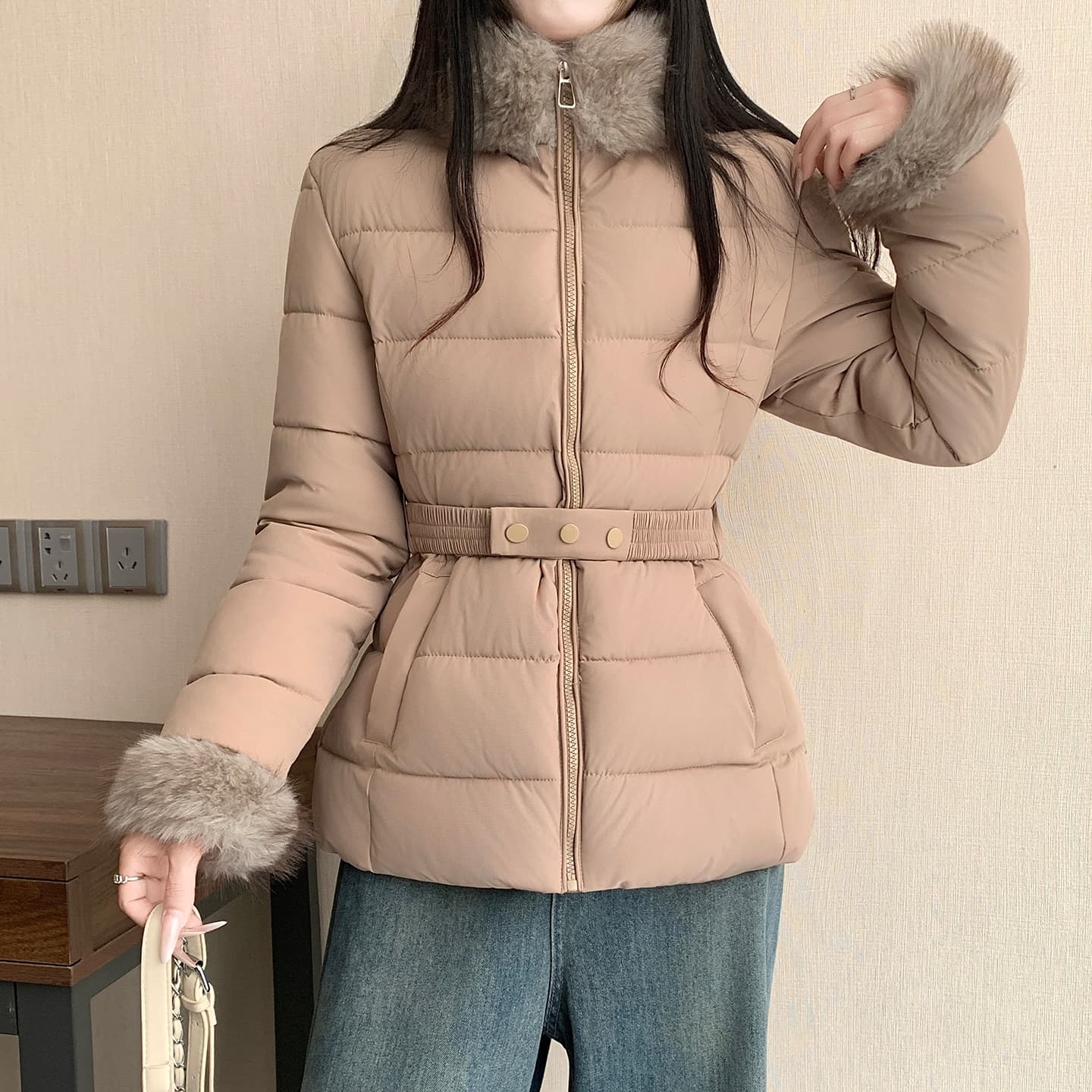 허리 수축 아래 면화 의류 여성 2026 년 새로운 갈비 살 면 옷 몸매 가꾸기 스탠드 칼라 목화 진딧물 겨울 고급 센스 재킷 이미지 4