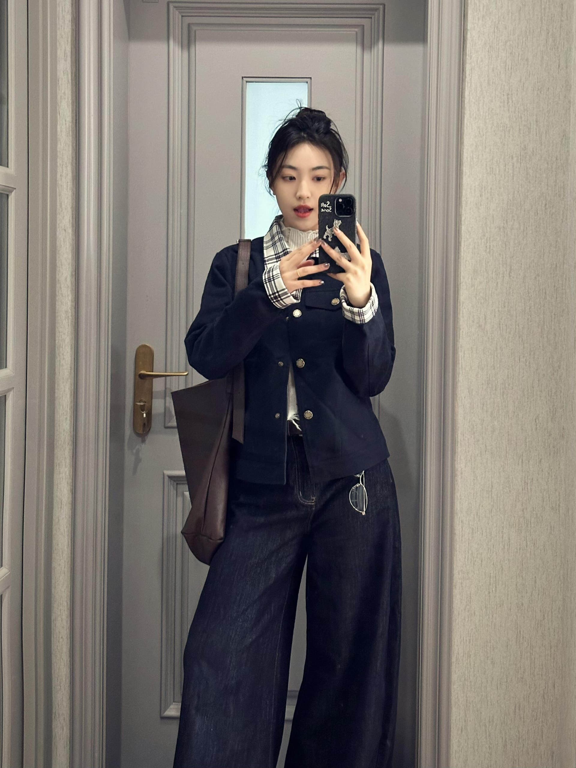 체크무늬 긴팔 여성 코트 새로운 가을 디자인 센스 캐주얼 지방 mm 슬림해 보이는 다용도 재킷 맨위 상세 이미지 3