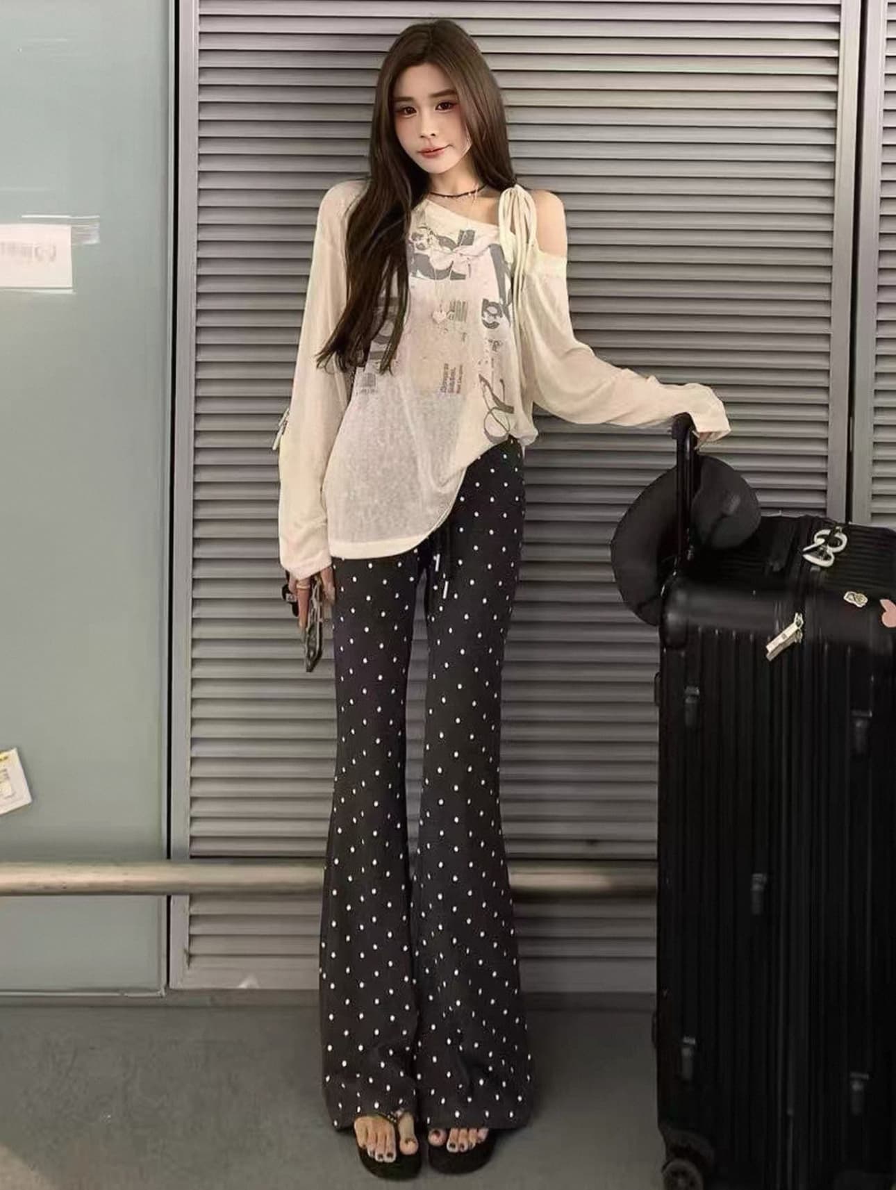 쌀 Na 홈 공항 연인 베이지 색 프린트 동점 로프 자외선 차단 티셔츠 회색 도트 무늬 캐주얼 바지 이미지 4