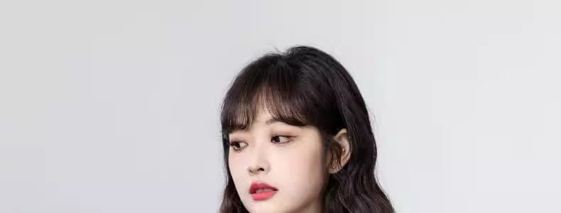 검정색 오프숄더 반팔 여성 셔츠 여름 2025 새로운 프랑스식 디자인 센스 프릴 셔츠 인형 셔츠 짧은 맨위 상세 이미지 1