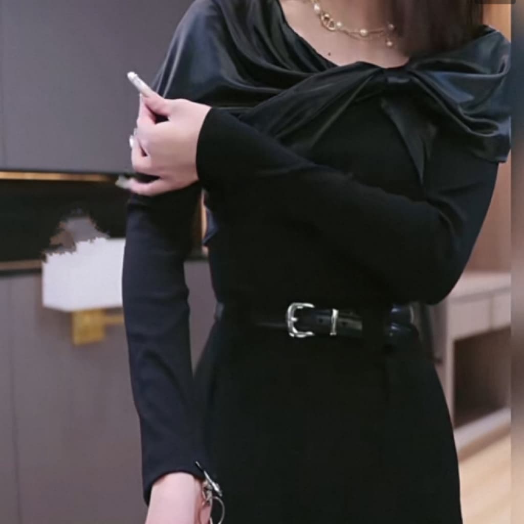 주문 재고 있음 새틴 패치워크 오프숄더 부드러운 긴팔 티셔츠 봄 가을 여성 의류 새로운 기본 셔츠 유럽 상품 맨위 상세 이미지 8