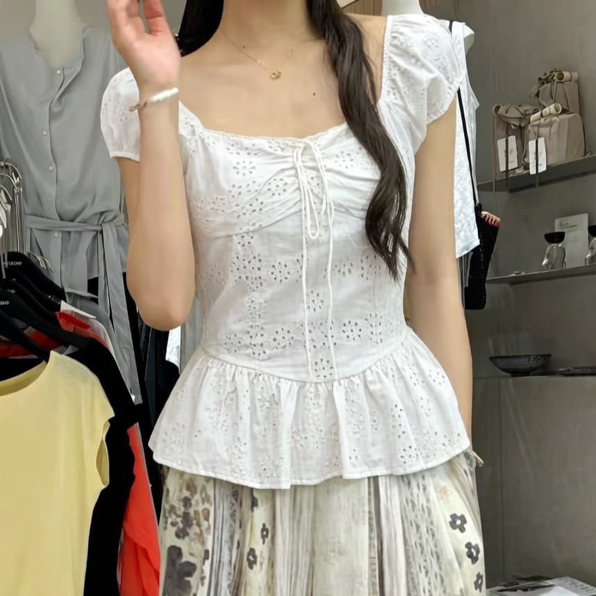 주문 재고 있음 열세 개 여름 프랑스식 바람 광장 칼라 반팔 슬림해 보이는 레이스업 파란색 홀로우 아웃 자수 셔츠 맨위 여성 이미지 2