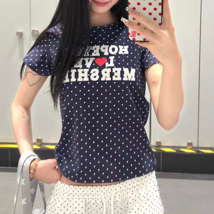 주문 재고 있음 아메리칸 레트로 전체 인쇄 도트 무늬 하트 알파벳 반팔 티셔츠 여성 긍정적 인 어깨 루즈핏 슬림해 보이는 맨위 여름 상세 이미지 6
