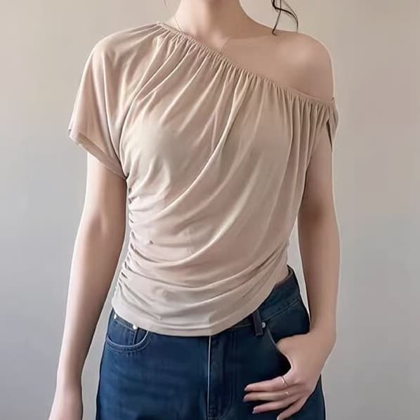 재고 있음 페이크 레이어드 비스듬한 어깨 펌프 Pleat 반팔 티셔츠 여성 여름 디자인 센스 몸매 가꾸기 품격 오프숄더 맨위
